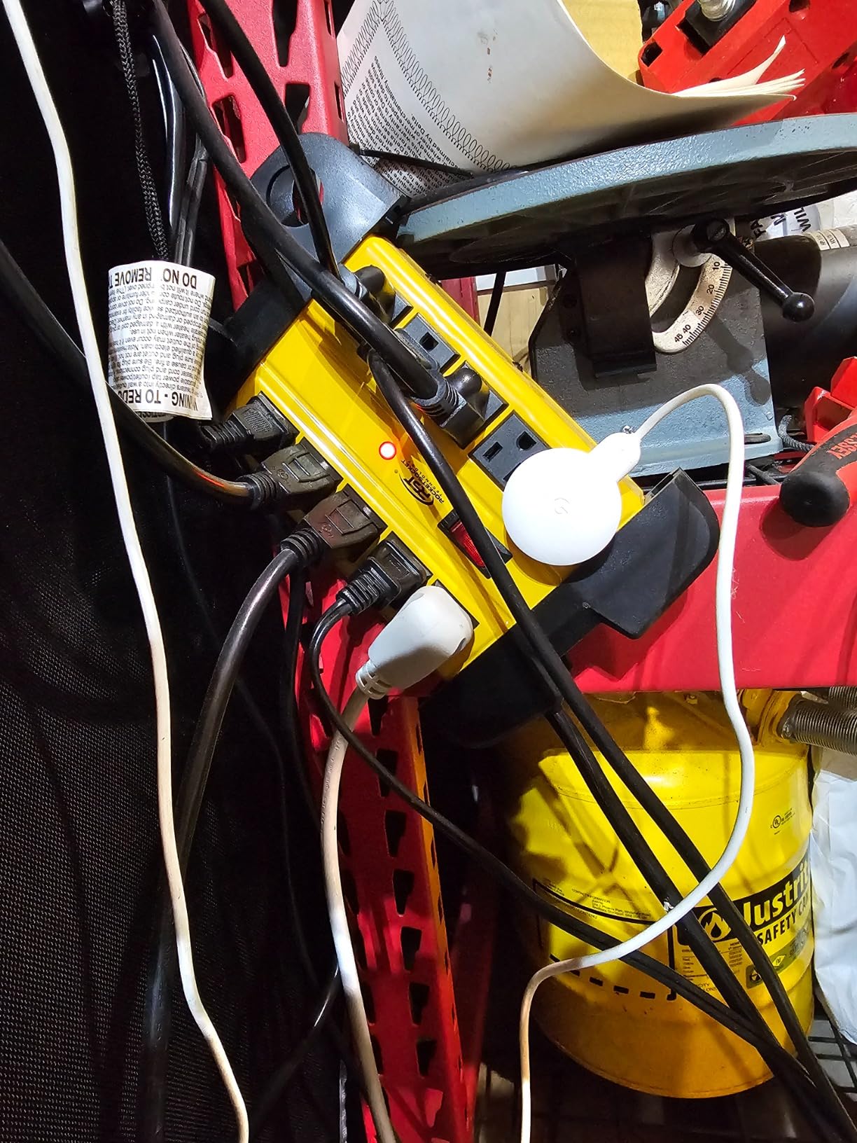 CRST Heavy Duty Surge Protector Power Strip 10-Outlet Metal Industrial Power Strip with 2800 Joules, 15A Circuit Breaker, 14 Gague 6ft Extension Cord for Workshop, Garage, Office, School customer photo 1