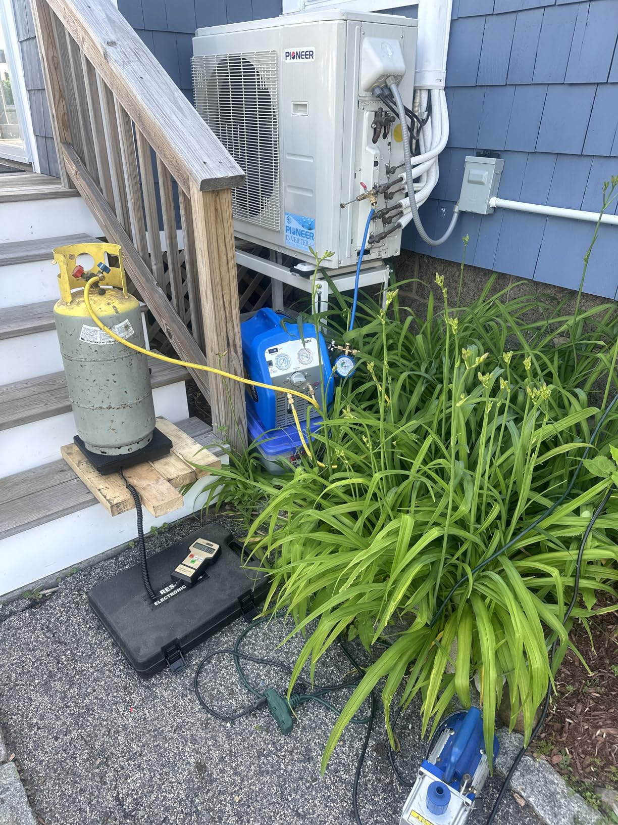 VIVOHOME 110-120V AC 60Hz 3/4HP Single Cylinder Portable Refrigerant Recovery Machine customer photo 1