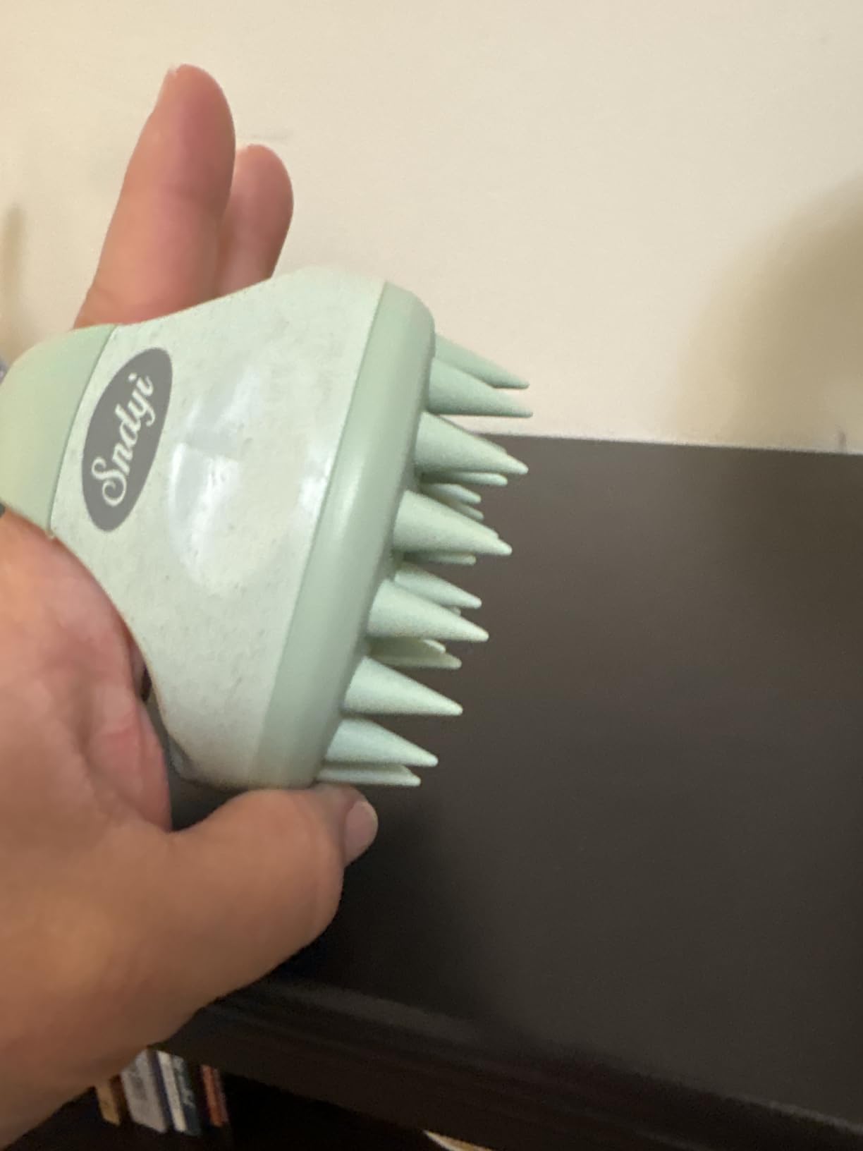 Sndyi Scalp Massager Shampoo Brush, Scalp Scrubber with Soft Silicone Bristles, Scalp Exfoliator for Dandruff Removal, Scalp Massager for Hair Growth, Wet Dry Hair Brush for Scalp Care customer photo 1