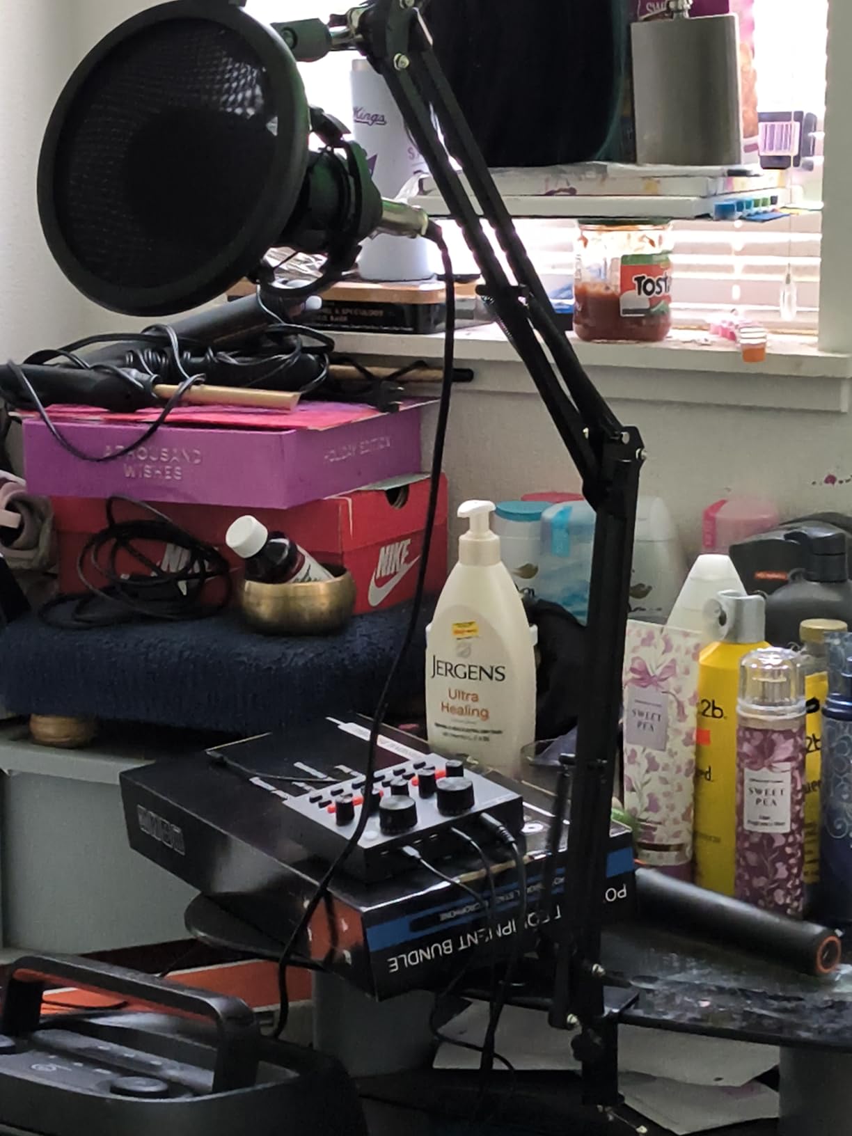 Podcast Equipment Bundle, BM-800 Condenser with Voice Changer, Recording Studio Package - Podcast Microphone Bundle for Laptop, Streaming/Live Broadcast/YouTube Recording (AM200-V8) customer photo 1