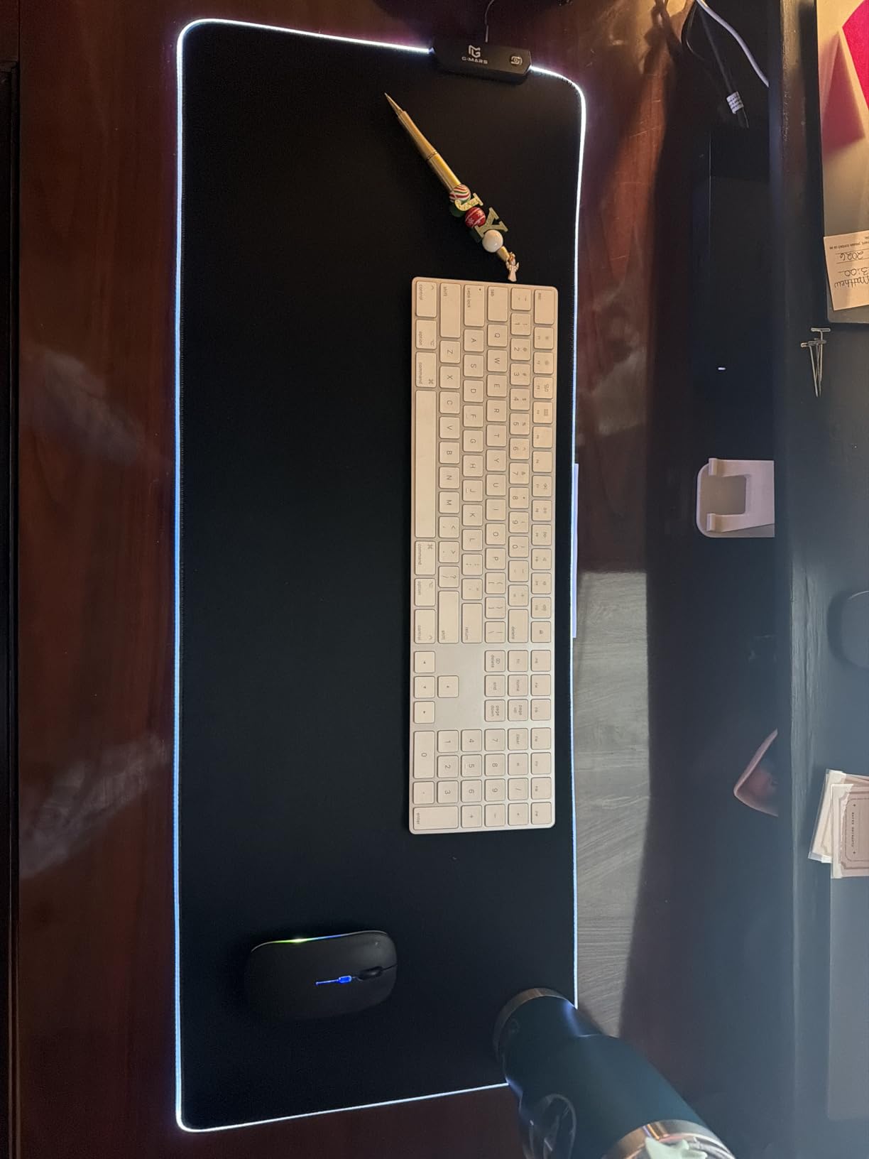 Gimars RGB Gaming Mouse Pad,15W Wireless Charging Mousepad with 10 Light Modes, Large Mousepad with Premium Smooth Surface, Non-Slip Mouse Mat for Gaming, Desk, PC,Office, 31.5x11.8x0.16inch customer photo 1