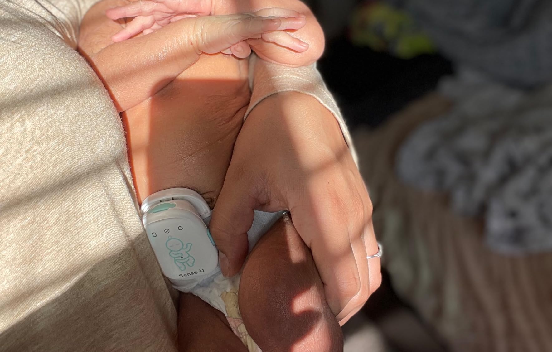 Sense-U Pro Baby Monitor(Long Range) - Tracks Breathing Movement, Rollover & Temperature Anywhere for Better Sleep, Simple Clip-On Smart Tracker with Arousal Vibration, Audible Alerts & Sleep Analysis customer photo 2