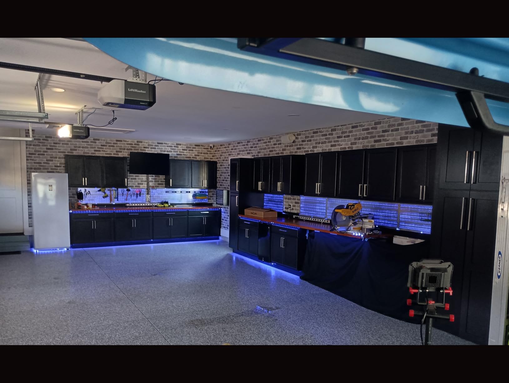 Music Sync Box, Bluetooth Group Control 7 Devices, 22 Dynamic Music Modes, Battery Powered, USB Charged, Supports All Govee Smart Color Light Products customer photo 1