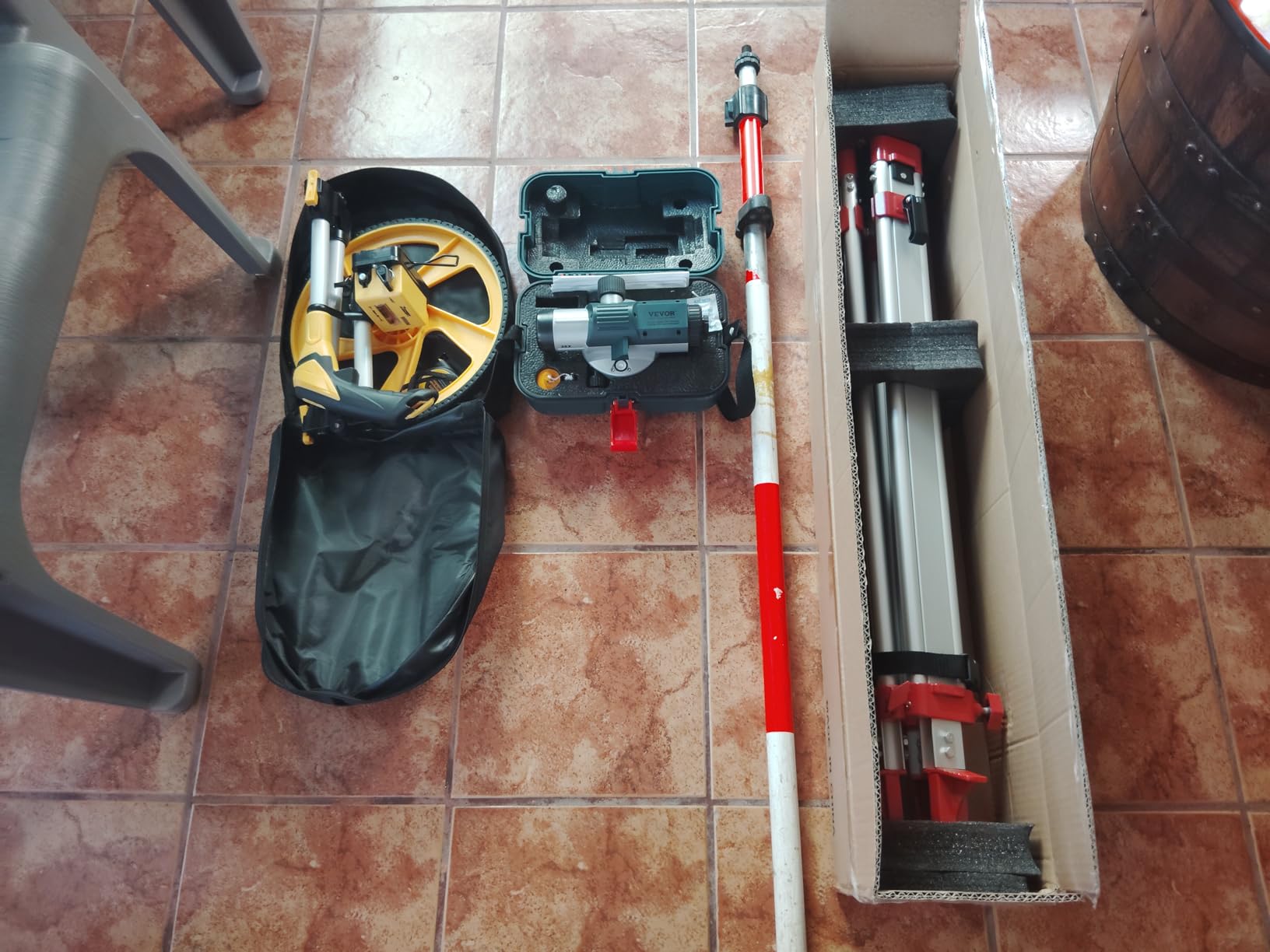 VEVOR Automatic Transit Level 26X Optical Survey Equipment Auto Level Kit High Precision Angle Level Measure Builders Level with Magnetic Dampened Compensator and Transport Lock, IP54 Waterproof customer photo 2