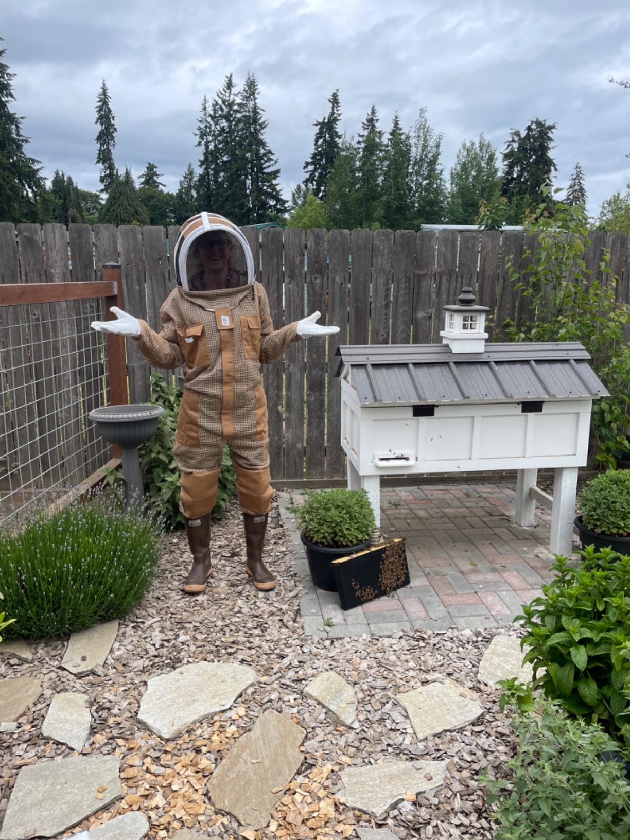 3-Layer Ultra Ventilated Bee Suit for Men & Women - Premium Beekeeping Suit with Bee Gloves & Two Detachable Beekeeping Veils (White L) customer photo 1