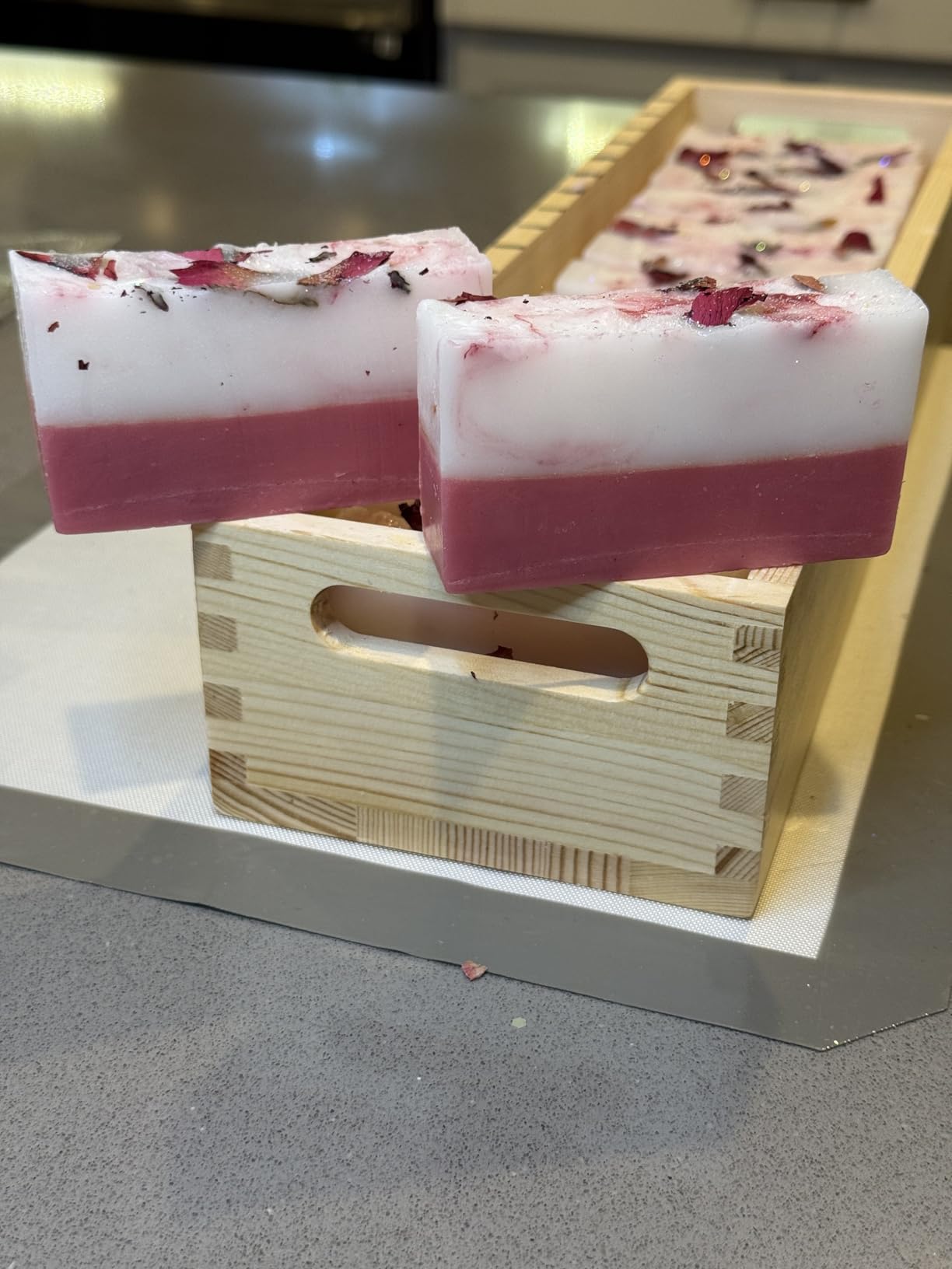 Wooden Soap Molds for Soap Making Large- 5 lb Soap Molds Loaf with Cover, Rectangle Silicone Soap Loaf Molds 77 oz (5 lb Standard Mold) customer photo 2