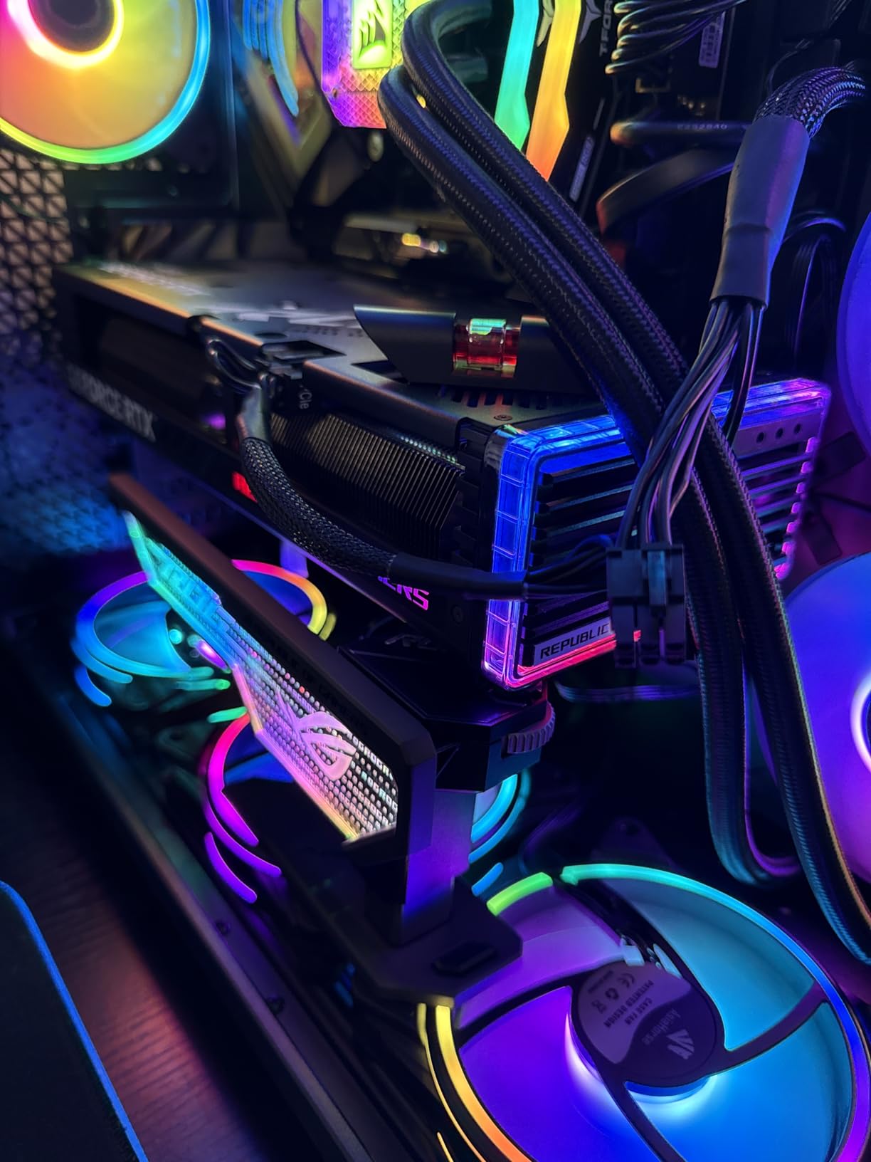 ASUS ROG Herculx Graphics Card Anti-Sag Holder Bracket (Solid Zinc Alloy Construction, Easy Toolless Installation, Included Spirit Level, Adjustable Height, Wide Compatibility, Aura Sync RGB) customer photo 2