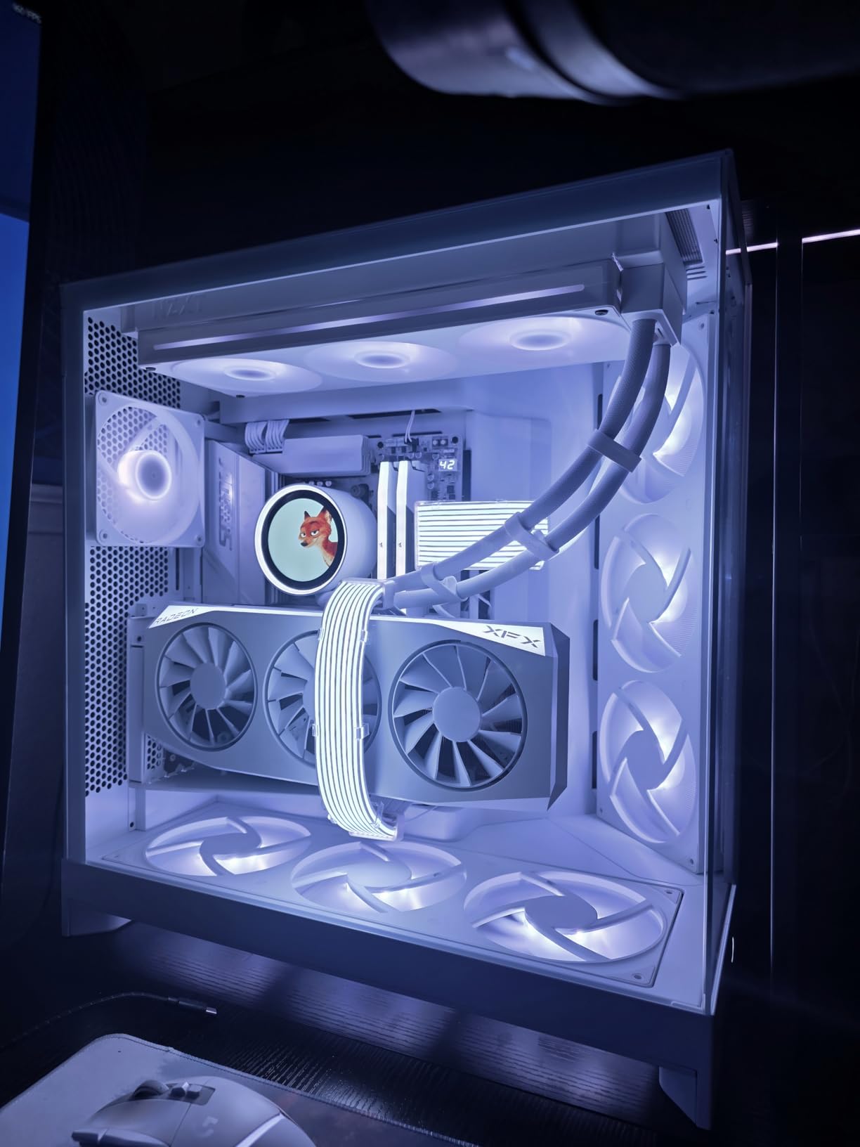 NZXT Vertical GPU Mounting Kit - 175 mm PCIe 4.0x16 Riser Cable - GPU Holder - Sturdy Steel Bracket - Black customer photo 1