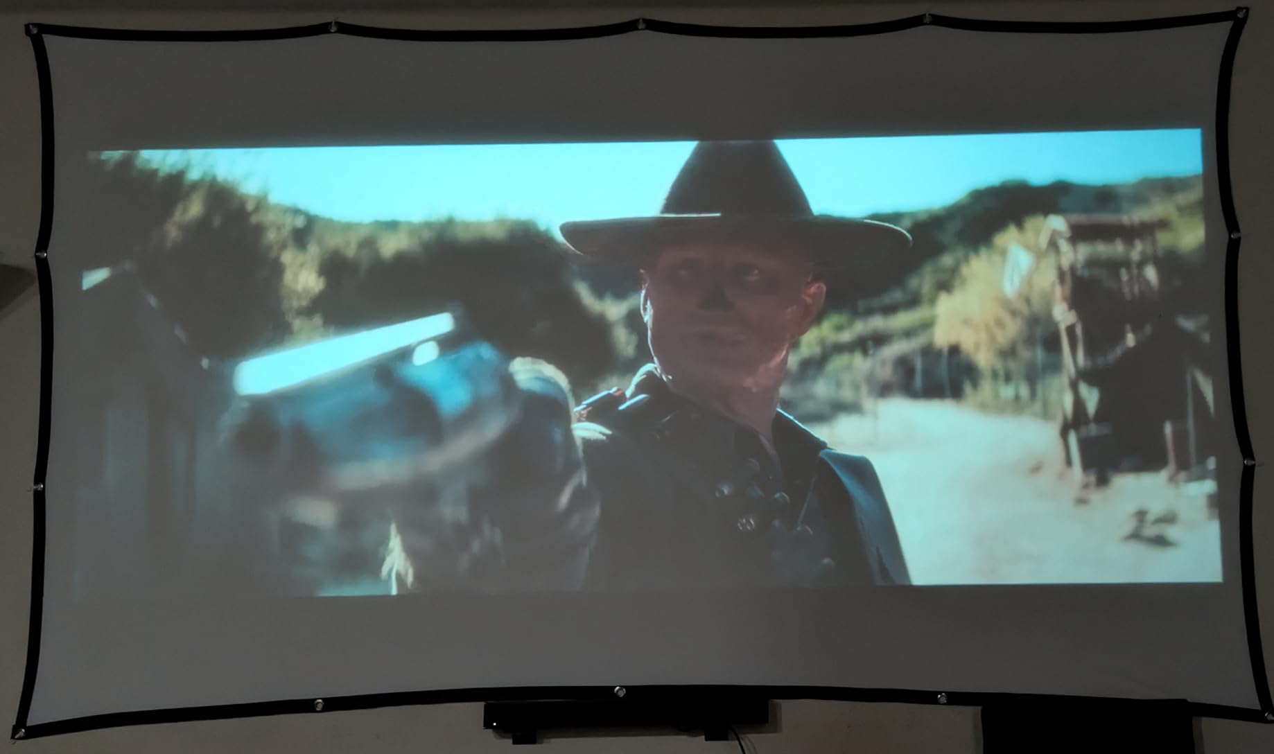 HAPPRUN Native 1080P Bluetooth Mini Projector, Full HD Portable Outdoor Movie Projector with Built-in Speaker, Compatible with Smartphone, HDMI, USB, AV, Fire Stick, PS5 for Home, Bedroom, Outdoor Use customer photo 1