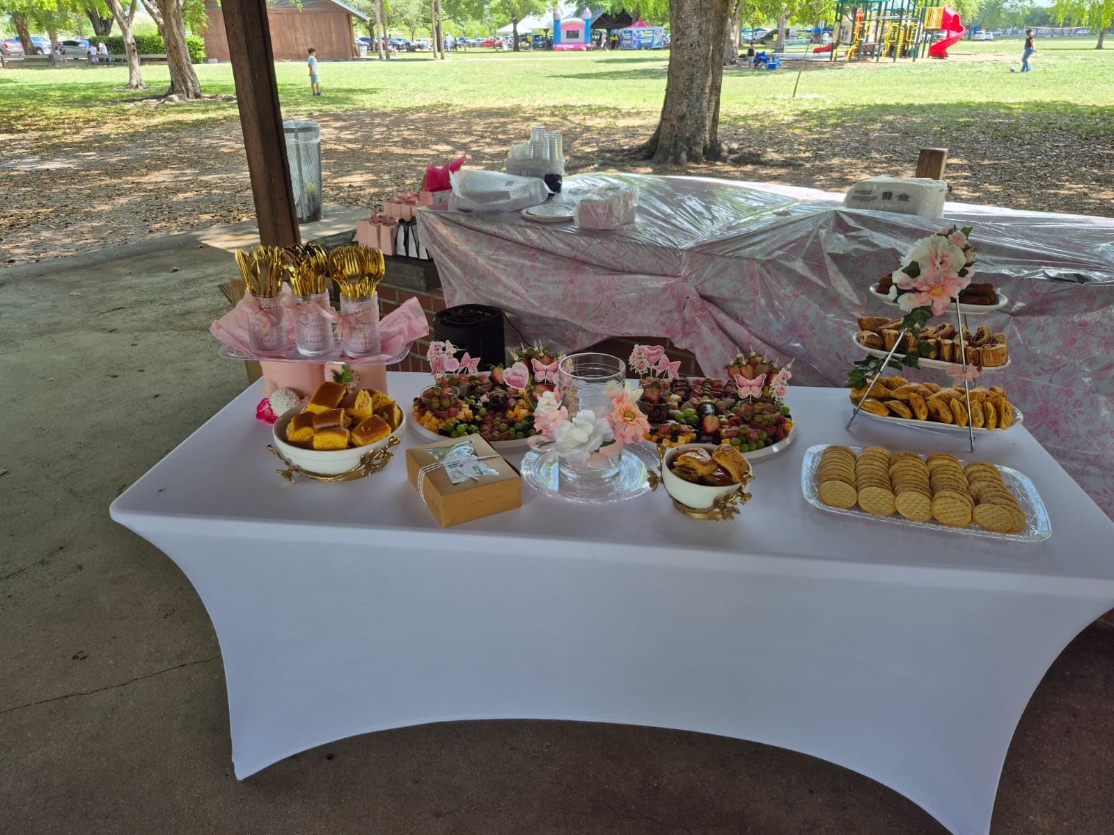 IVAPUPU 2 Pack 6FT Table Cloth for Rectangular Fitted Events Stretch Black Table Covers Washable Spandex Tablecloth Protector for Party, Wedding, Cocktail, Banquet, Festival customer photo 1