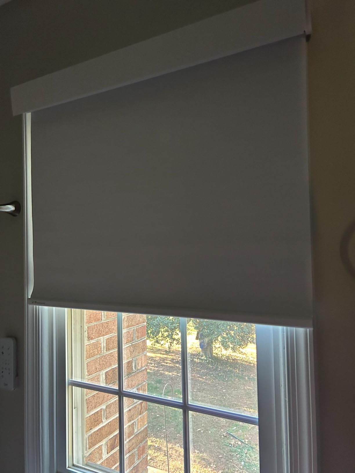 Smart Motorized Blinds with Remote, Cordless No-Drill Automatic Roller Shades, Blackout Electric Blind for Windows, White, 34 x 72 customer photo 2