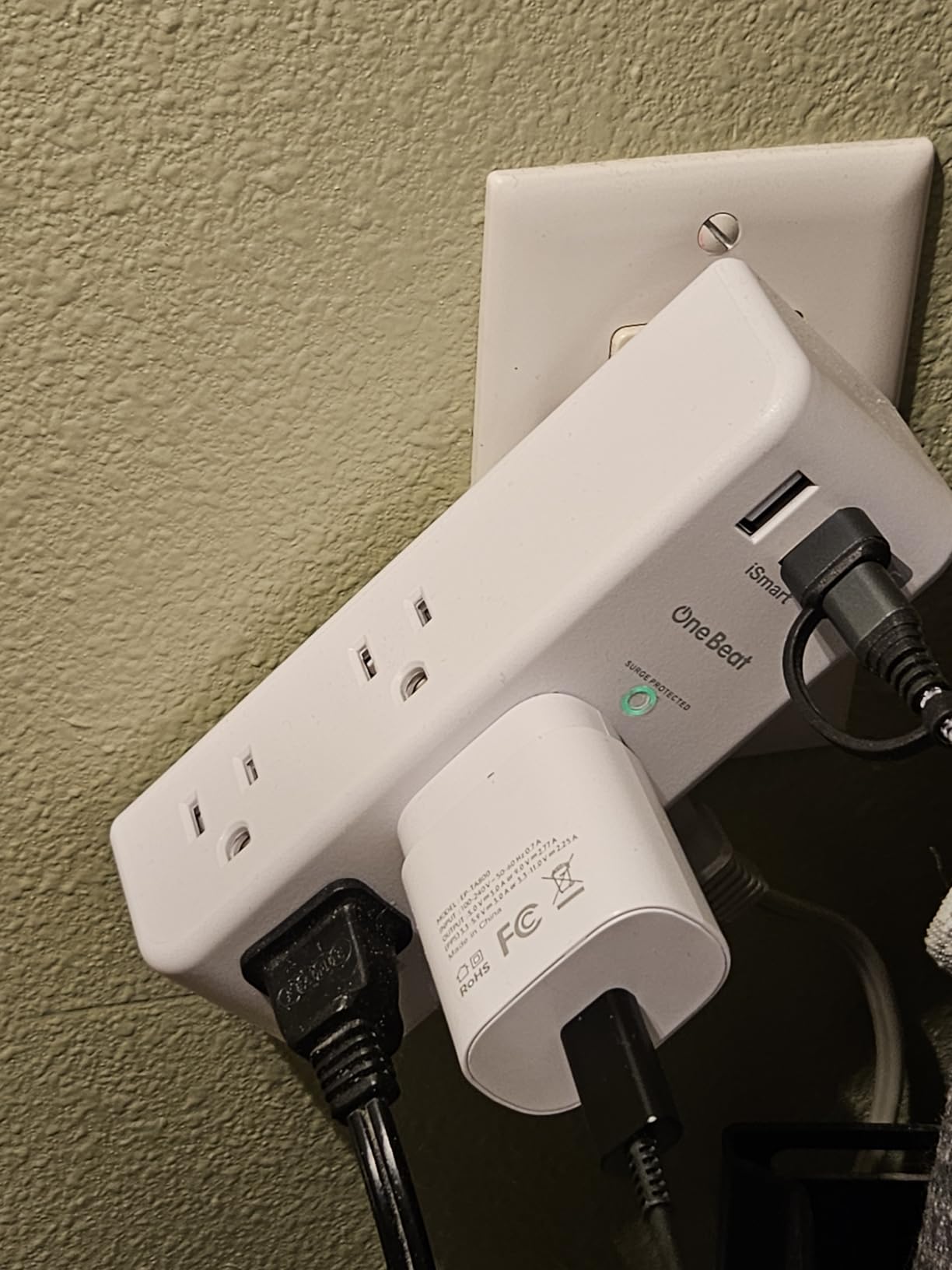 Surge Protector Outlet Extender - with Rotating Plug, 6 AC Multi Plug Outlet with 4 USB Ports (2 USB C), 1800J Wall Charger, 3-Sided Power Strip with Spaced Outlet Splitter for Home, Office, Travel customer photo 1