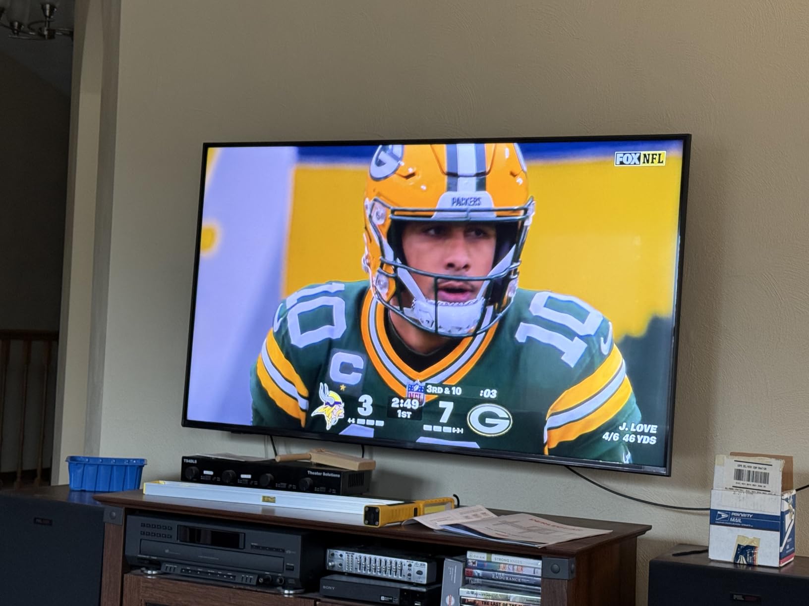 Perlegear UL Listed Full Motion TV Wall Mount for 42-90 inch TVs up to 132 lbs, TV Mount with Dual Articulating Arms, Tool-Free Tilt, Swivel, Extension, Leveling, Max VESA 600x400mm, 16 inch Studs, PGLF8. customer photo 2