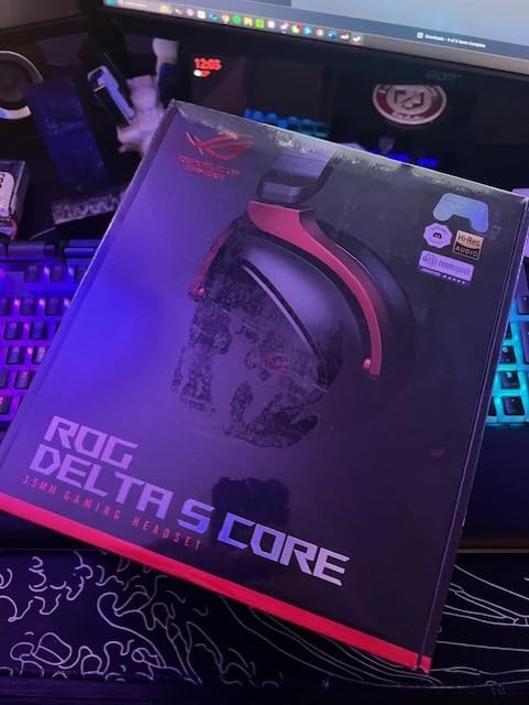 ROG Delta S Core Wired 3.5mm Gaming Headset with Mic - 40mm Essence Drivers, Virtual 7.1 Surround Sound, Discord-Certified Boom Mic, Lightweight, for PC, PS5, PS4, Xbox, Switch, Mobile - Black customer photo 1