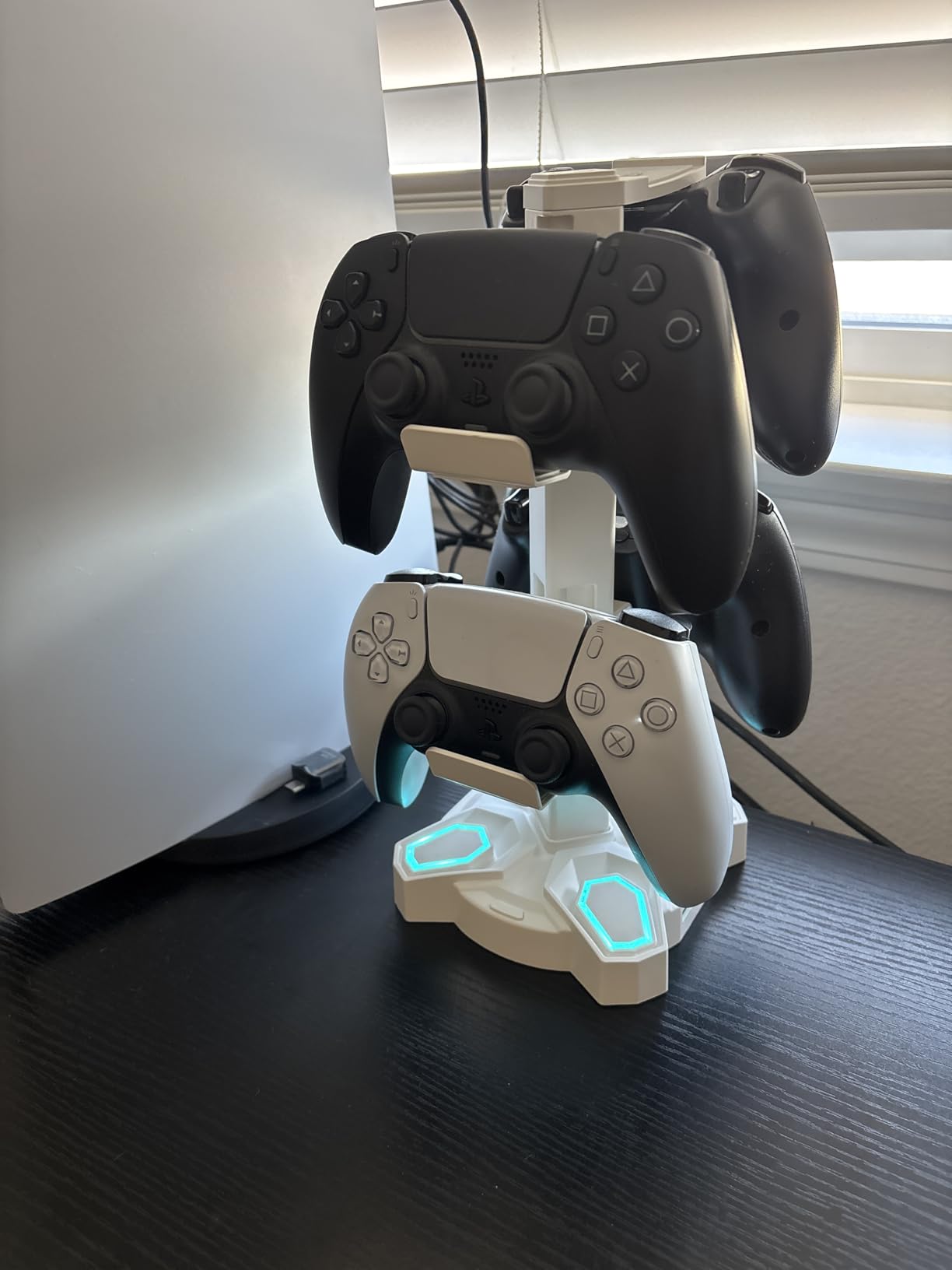 KDD Gaming Headphones Stand - Rotatable Headset Stand with Light Modes - Controller Holder with 2 USB Charging Ports - Earphone Hanger Accessories for Desktop Gamer customer photo 1