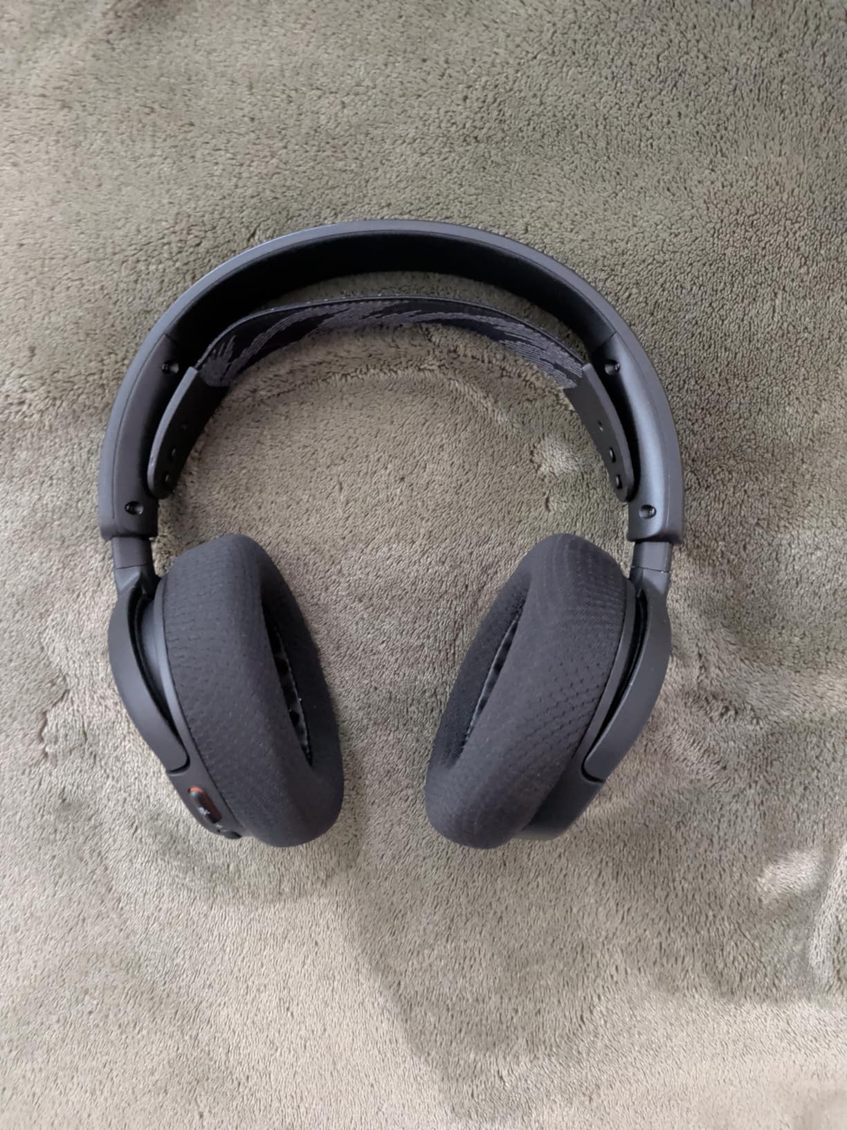 SteelSeries Arctis Nova 1 Multi-System Gaming Headset - Hi-Fi Drivers - 360 Spatial Audio - Comfort Design - Durable - Ultra Lightweight - Noise-Cancelling Mic - PC, PS5/PS4, Switch, Xbox - Black customer photo 2