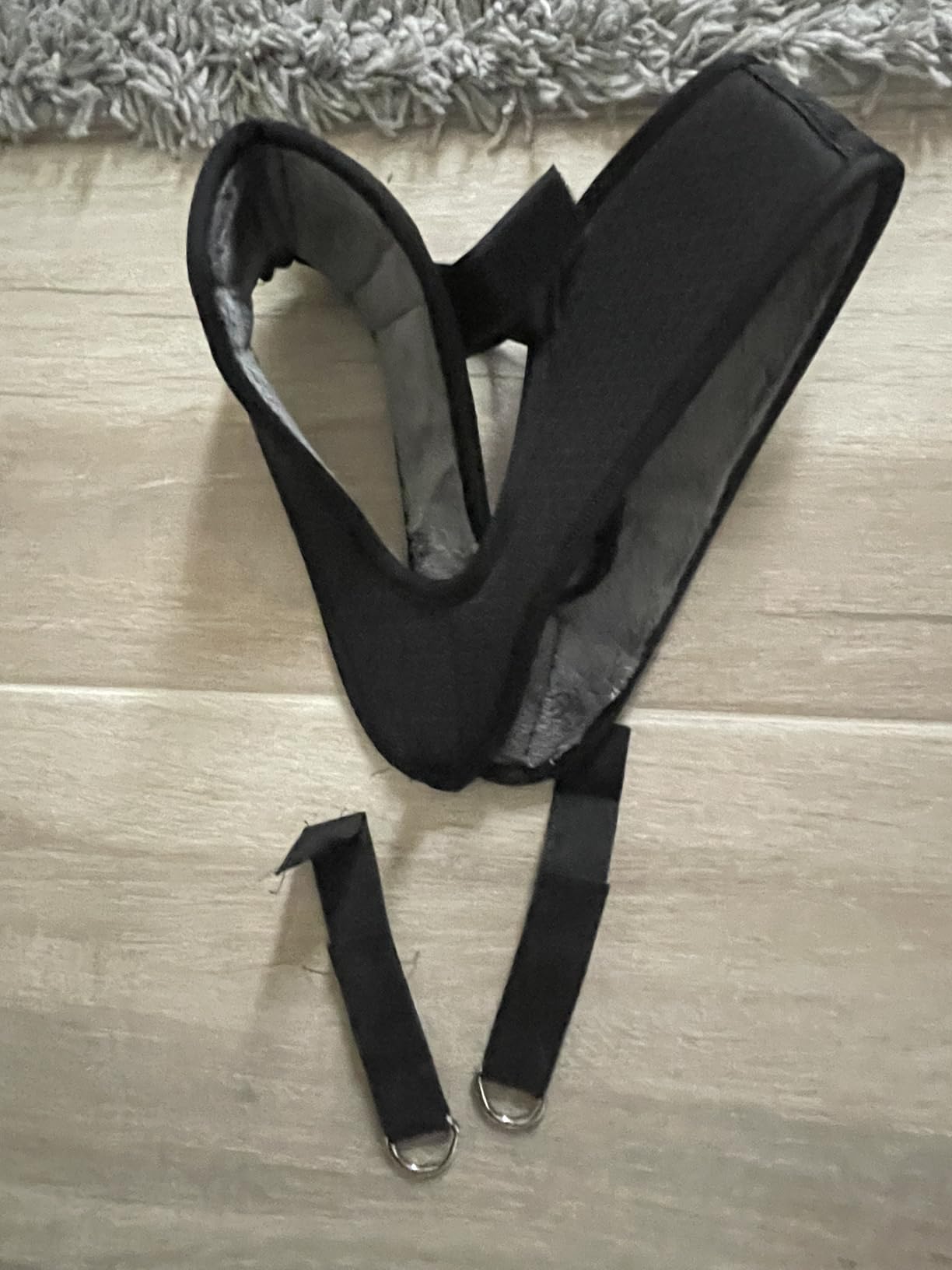 Fanwer Upgraded Neck Stretcher Cervical Neck Traction Device,Double Ratchet Neck Tension Relief Portable Over The Door Device,for Physical Therapy,Neck Pain Relief, Vertebrae Disk Herniation,Black customer photo 2