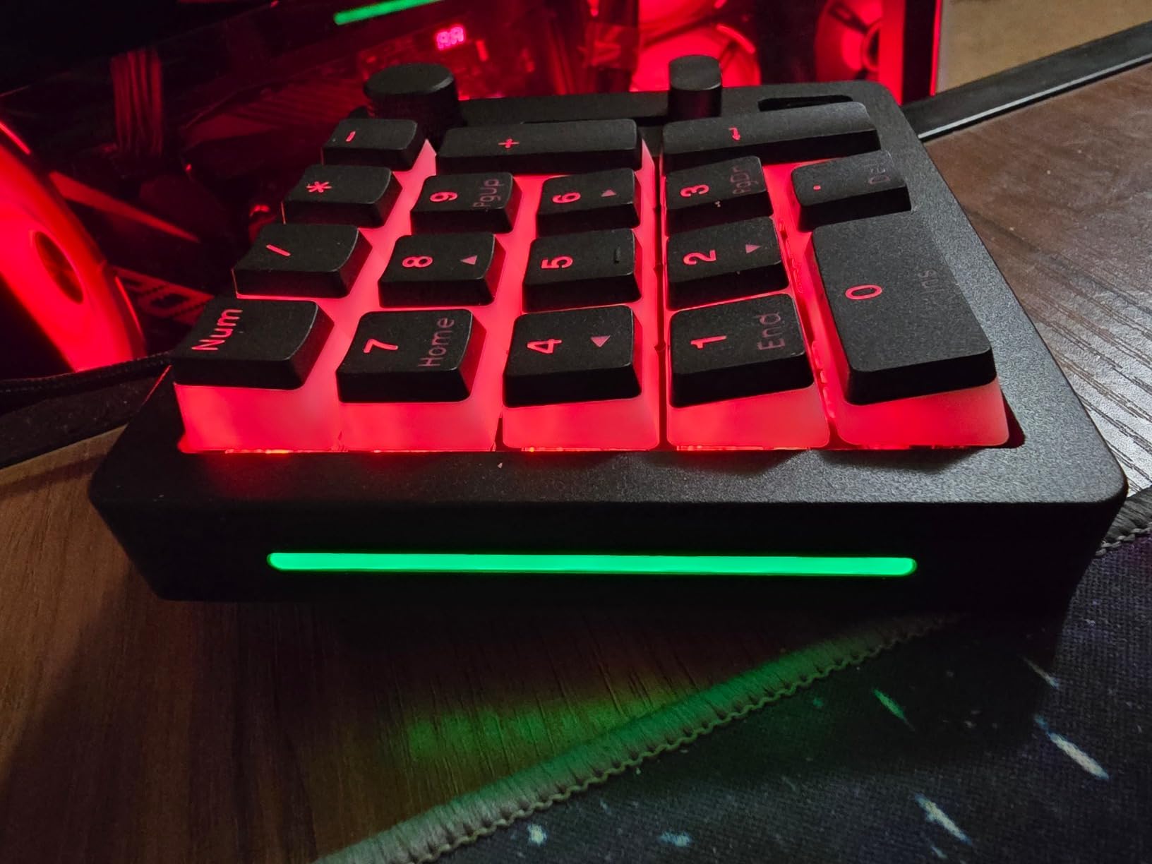 GMMK Macro Pad - Black Mechanical Numpad - 10 Key USB Keypad - Hotswap, Programmable Volume Knob, RGB Backlit, Wired & Wireless Bluetooth- Gaming Keyboard Number Pad customer photo 1