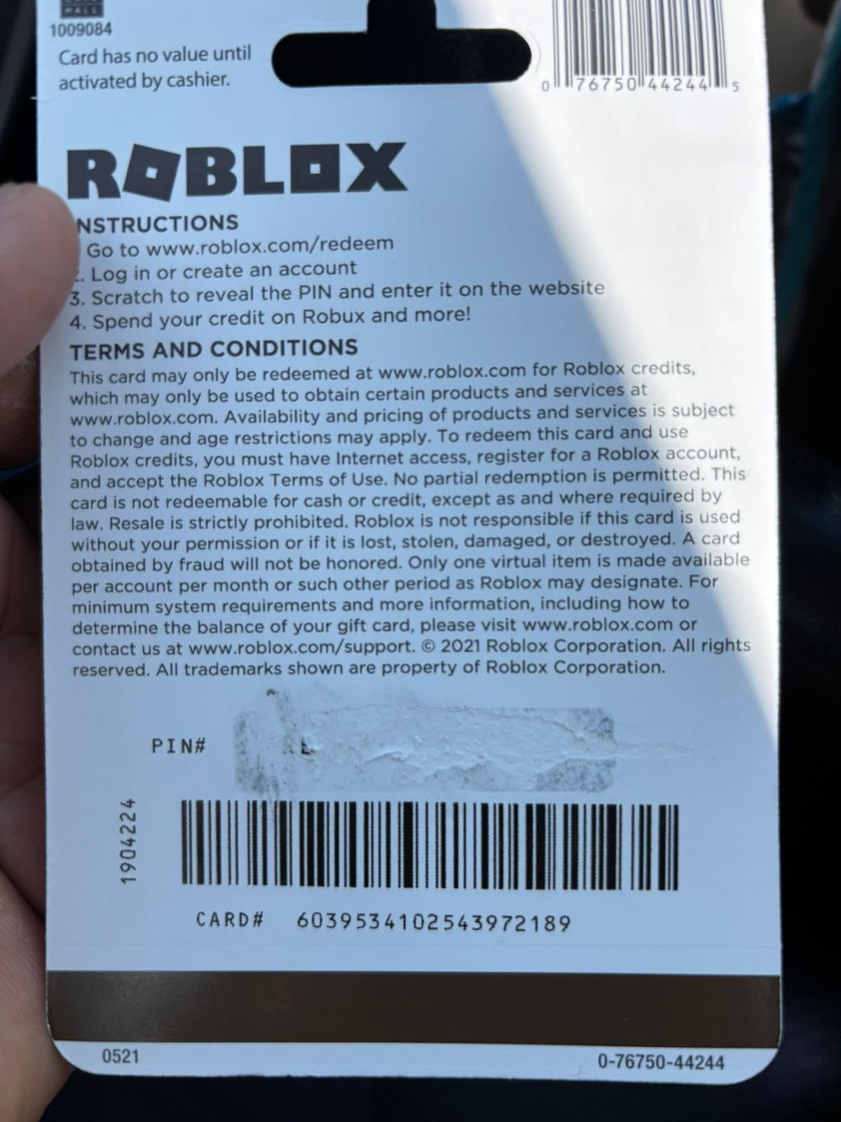 Roblox $50 Physical Gift Card [Includes Free Virtual Item] [Redeem Worldwide] customer photo 1