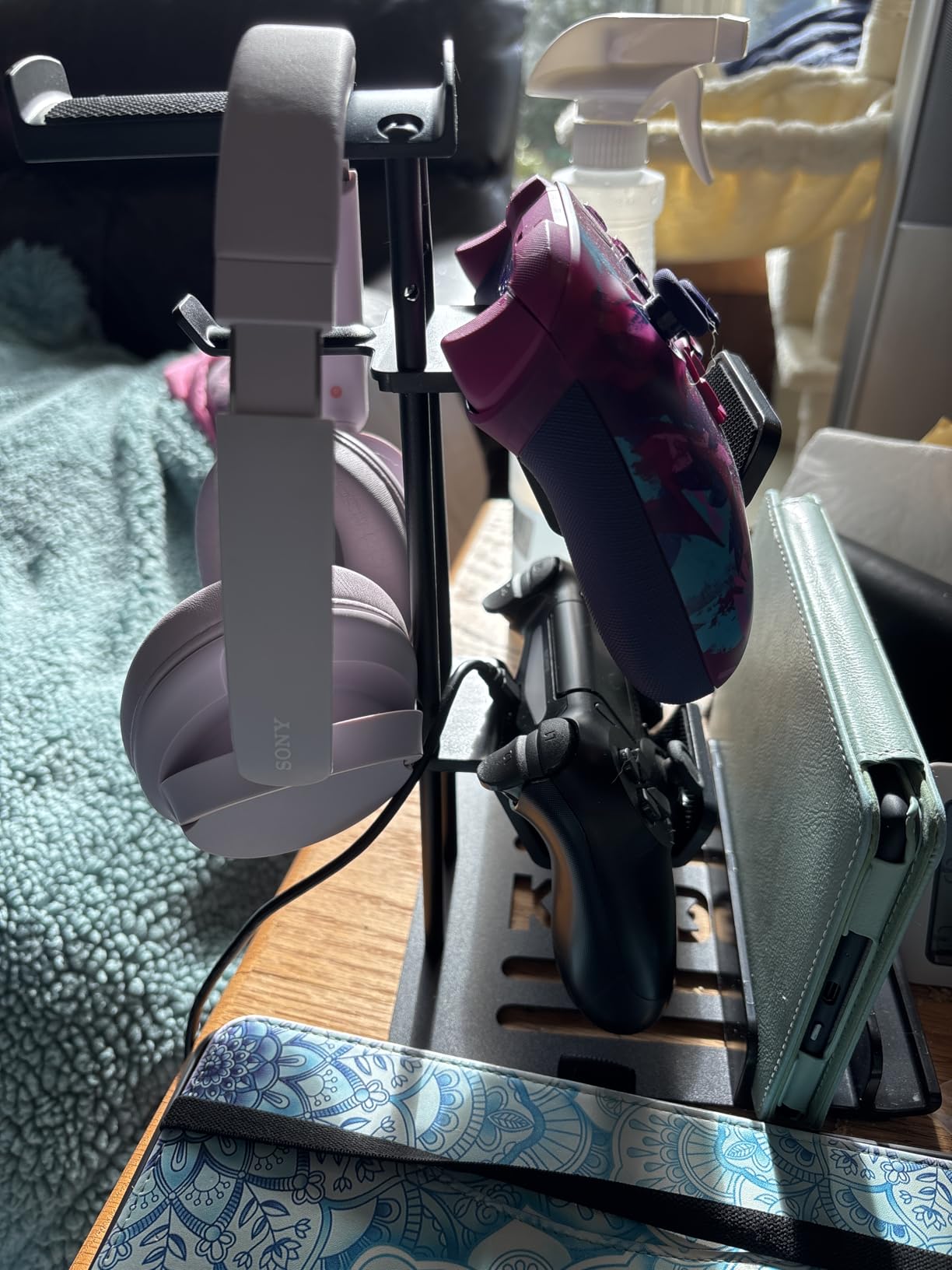 KDD Headphone Stand, Controller Holder & Headset Holder for Desk, Earphone Stand with Aluminum Supporting Bar, Universal Storage Organizer Headphones/Controller/Switch/Mobile Phone customer photo 1