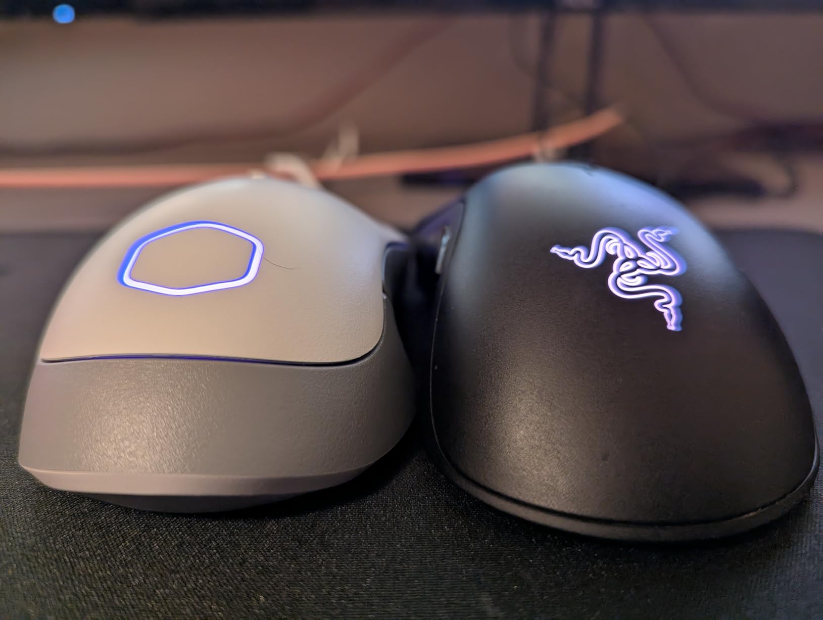 MM712 Wireless Gaming Mouse Black with Adjustable 19,000 DPI, 2.4GHz and Bluetooth , Ultraweave Cable, PTFE Feet, RGB Lighting and MasterPlus+ Software customer photo 2