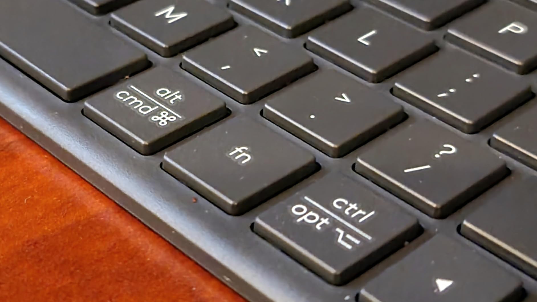 K585 Multi-Device Slim Wireless Keyboard, Built-in Cradle for Device; for Laptop, Tablet, Desktop, Smartphone, Win/Mac, Bluetooth/Receiver, Compact, Easy Switch, 24 Month Battery - Graphite customer photo 2