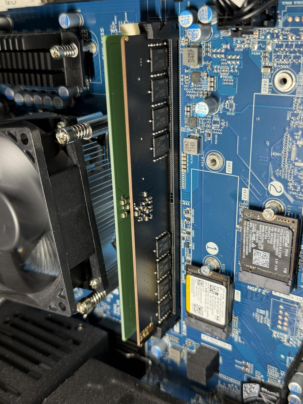 Crucial 64GB DDR5 RAM, 5600MHz (or 5200MHz or 4800MHz) Desktop Memory Kit, UDIMM 288-Pin, Compatible with 13th Gen Intel Core and AMD Ryzen 7000 - CT2K32G56C46U5 customer photo 1