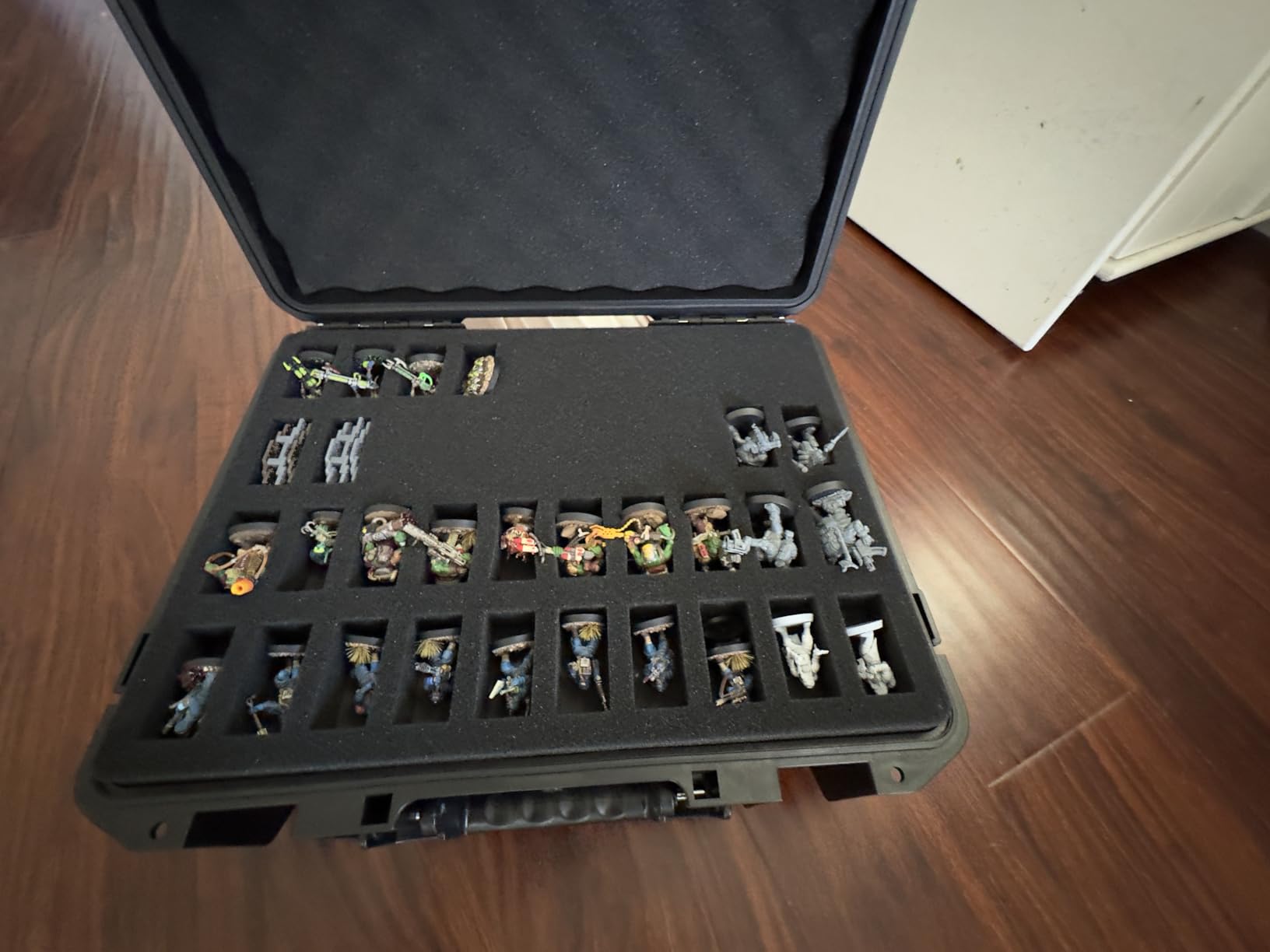 TORIBIO Miniature Storage Figure Hard Shell Case, 108 Slot Miniature Sturdy Hard Case Figurine Carrying Case, Compatible with D&D DND Minis and More customer photo 2