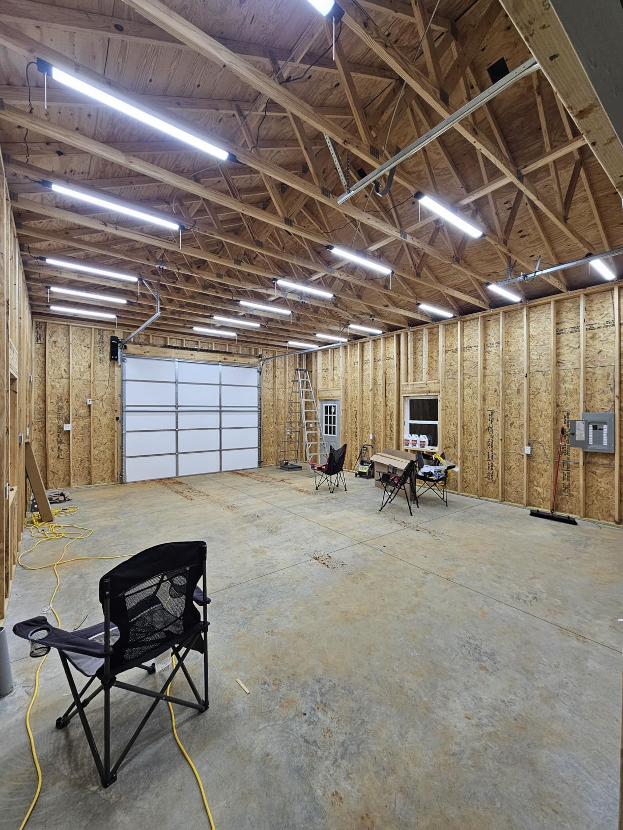 Barrina BS84 LED Shop Light for Garage, 10000LM, 84W, 4FT, 5000K Linkable Light Fixture for Workshop, Basement, Hanging or Flush Mount, Heat Dissipation with Pull Chain Switch, ETL, 1 Pack customer photo 2