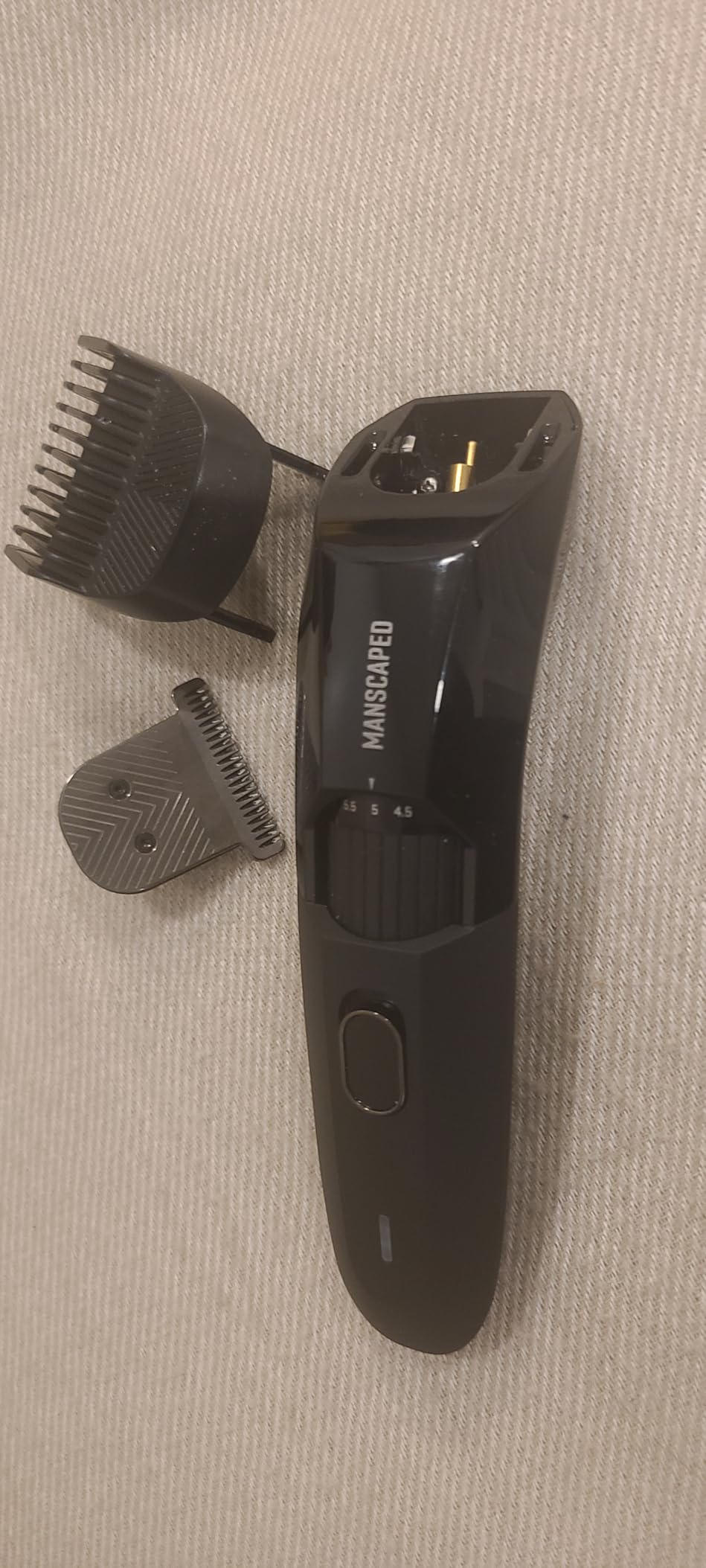 MANSCAPED The Beard Hedger Men's Premium Beard Trimmer, 20 Length Adjustable Blade Wheel, Stainless Steel T-Blade for Precision Facial Hair Trimming, Cordless Waterproof Wet/Dry Clipper customer photo 2