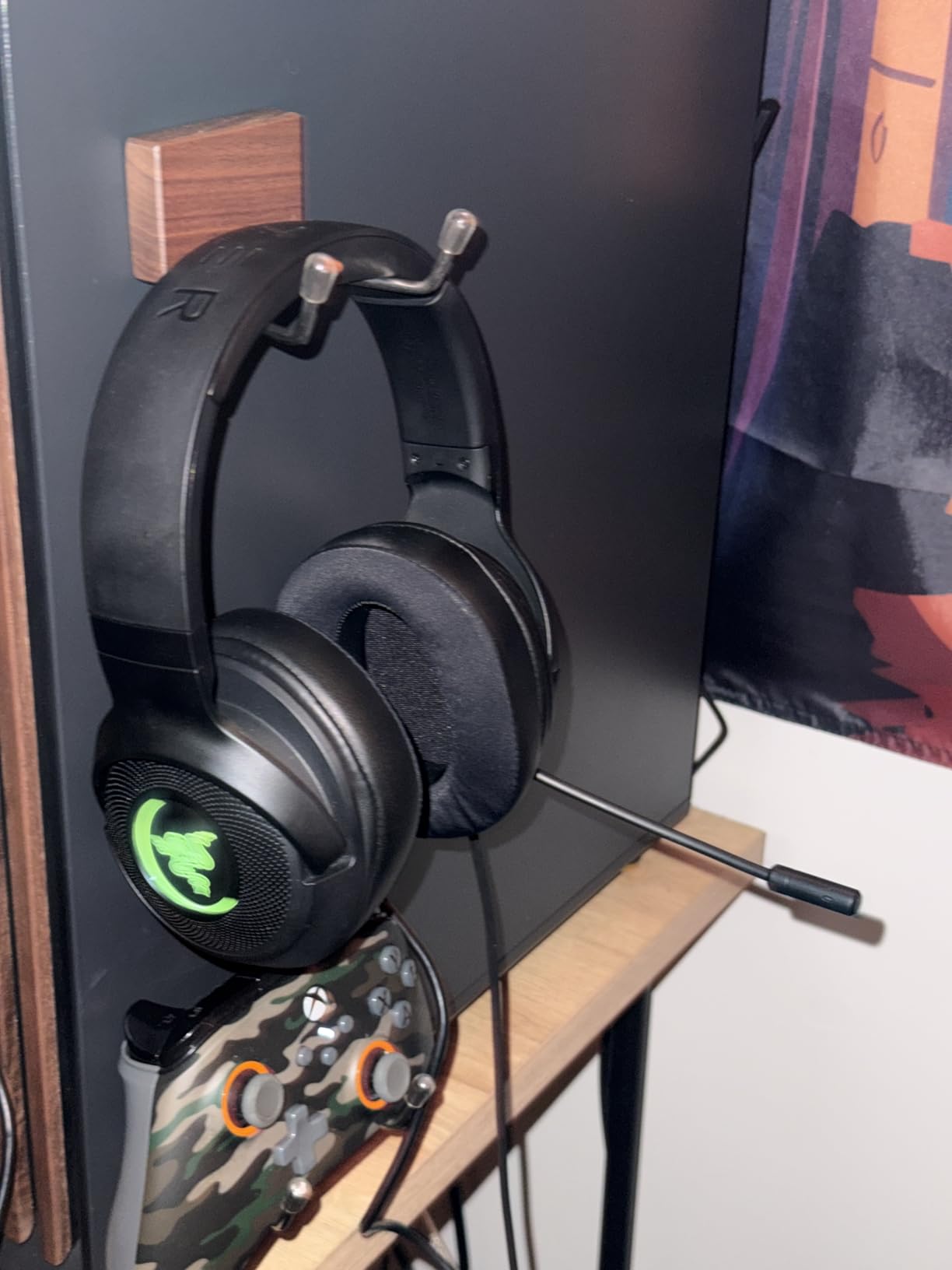 Razer Kraken V3 X Wired USB Gaming Headset: Lightweight Build - Triforce 40mm Drivers - HyperClear Cardioid Mic - 7.1 Surround Sound - Chroma RGB Lighting - Black customer photo 1