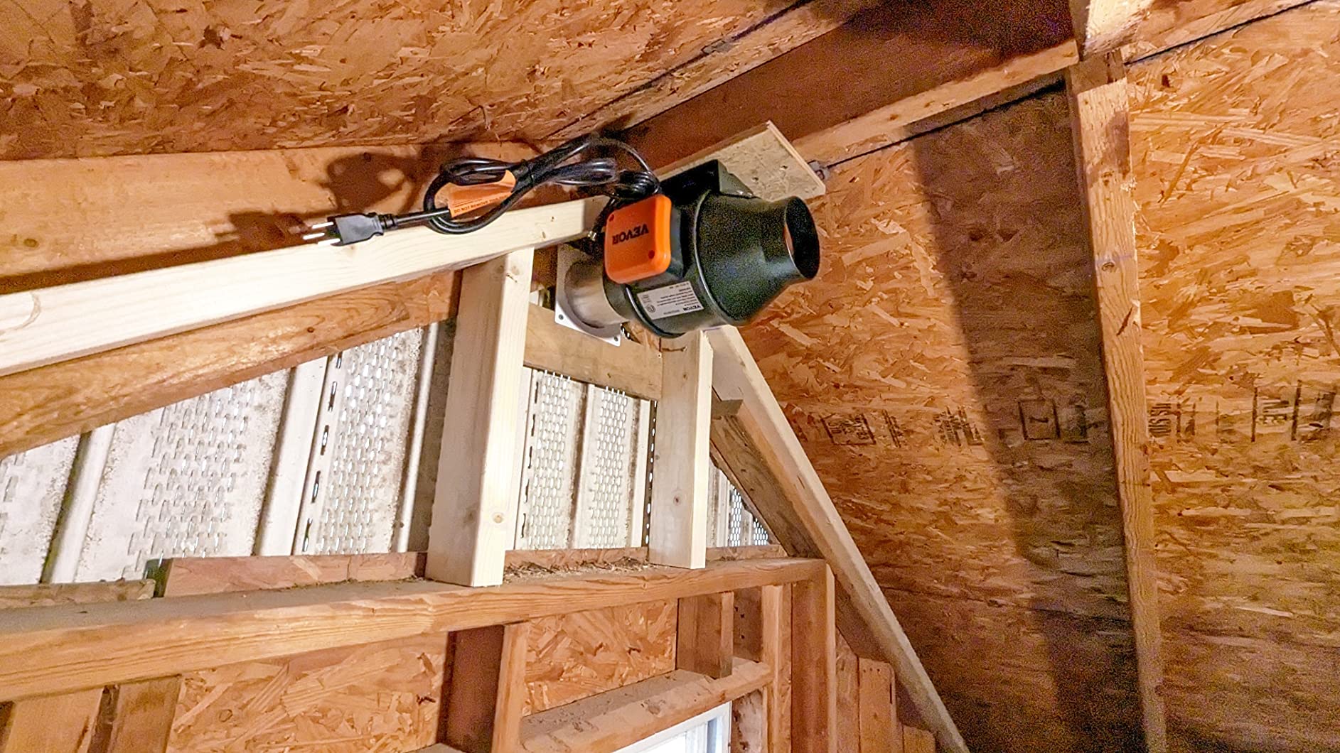 VEVOR Inline Duct Fan, 6-Inch 402 CFM with Temperature Humidity Controller, Quiet EC-Motor Ventilation Exhaust Fan for Cooling Booster, Grow Tents, Hydroponics customer photo 1