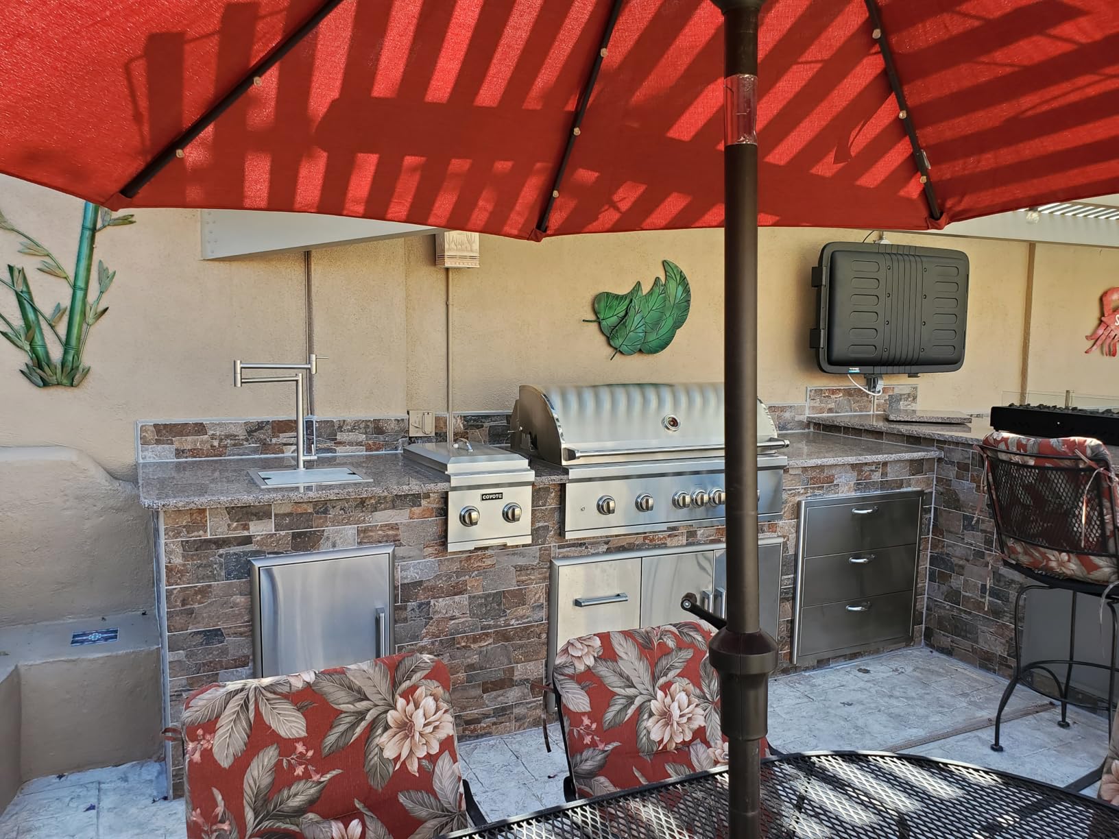 The TV Shield E-Series 44-55 Inch Outdoor TV Enclosure - Weatherproof Lockable Hard Cover with UV-Resistant ASA Polymer customer photo 2