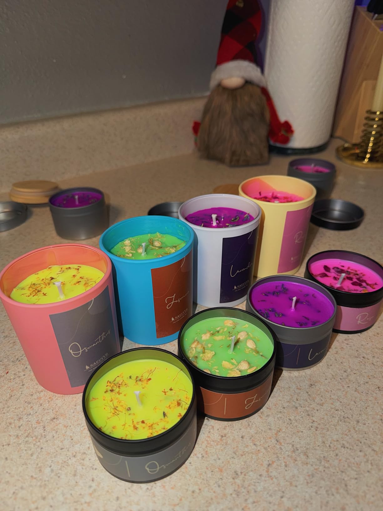 SAEUYVB Candle Making Kit - DIY Starter Soy Candle Making Supplies/Kit - Soy Wax, 10 Jars & Tins, 10 Pleasant Scents, Color Dyes & More，Perfect Candle Making Kit for Adults customer photo 2