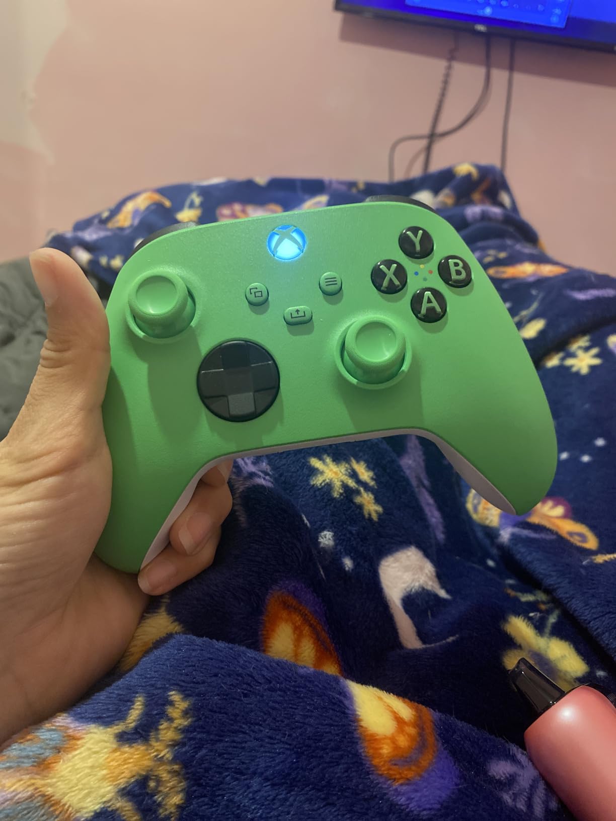 Microsoft Xbox Wireless Controller - Velocity Green customer photo 1