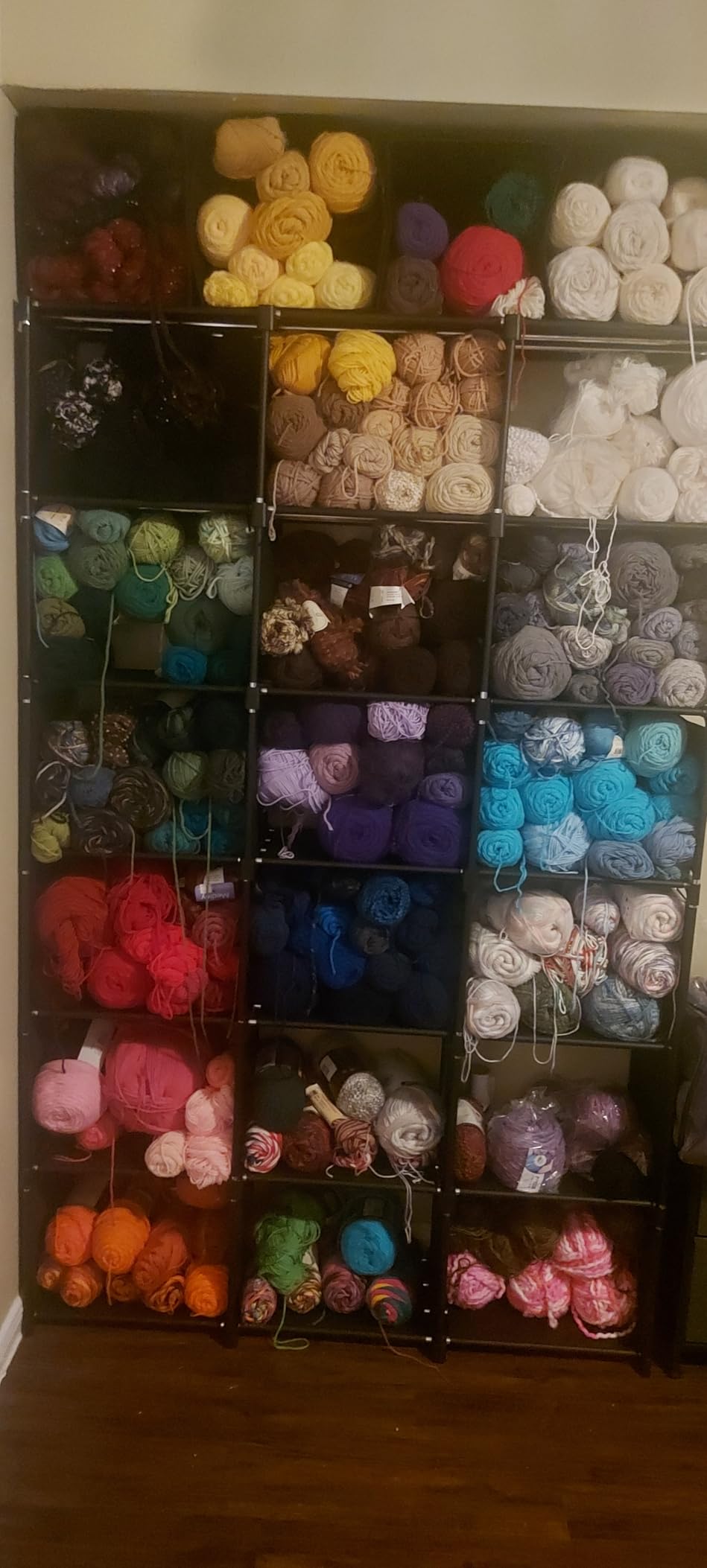 Mavivegue Bookcase, 18-Cube Extra Large Book Shelf, DIY Cube Storage Organizer for Bedroom, Living Room, Home Office - Black customer photo 2