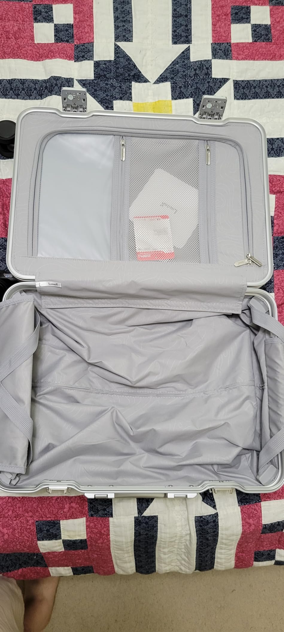 Luggage Sets with Spinner Wheels, 8010S Aluminum Frame Zipperless Polycarbonate Hard Shell Suitcase Sets (ZX-Core, Charcoal Metallic, 2 Piece (20/28)) customer photo 2