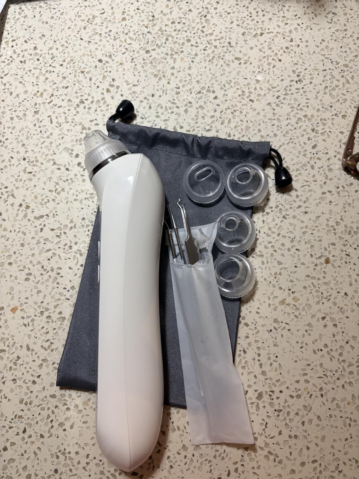 Blackhead Remover Vacuum, Black Head Remover for Face with Camera, Pore Vacuum for Men and Women, USB Interface Type Blackhead Remover Tools, 6 Suction Heads & 3 Adjustment Modes (Grey) customer photo 1