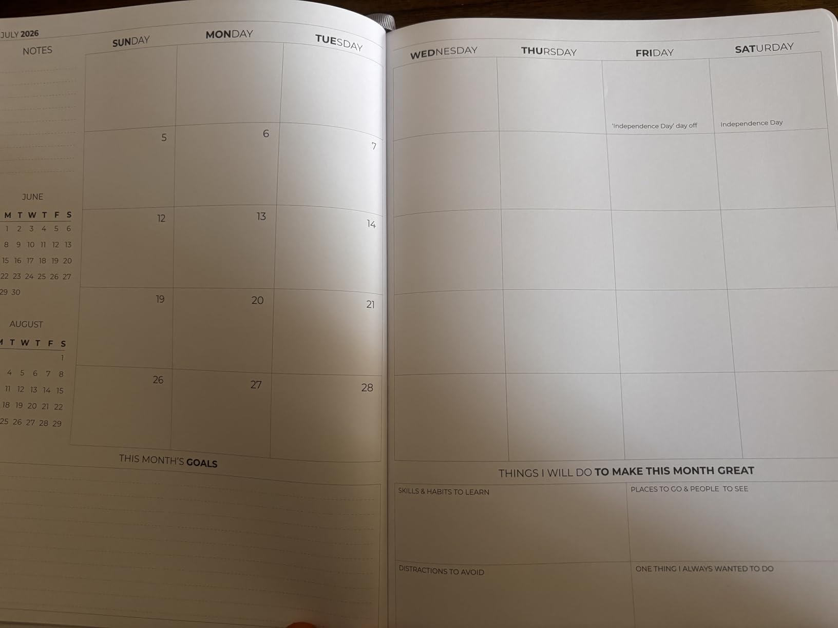 Clever Fox Planner PRO Premium Jan 2026-Jan 2027 - Luxurious Weekly, Monthly & Budget Agenda Organizer for Productivity & Reaching Goals, A4 Hardcover + Keepsake Box - Black customer photo 1