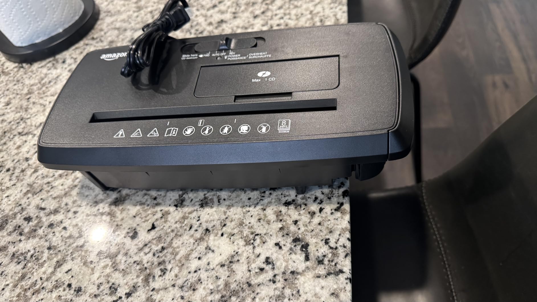 Amazon Basics 8-Sheet Strip Cut Paper Shredder for Home and Office, CD/Credit Card Shredder, 3.4 Gallon Bin, Black customer photo 1