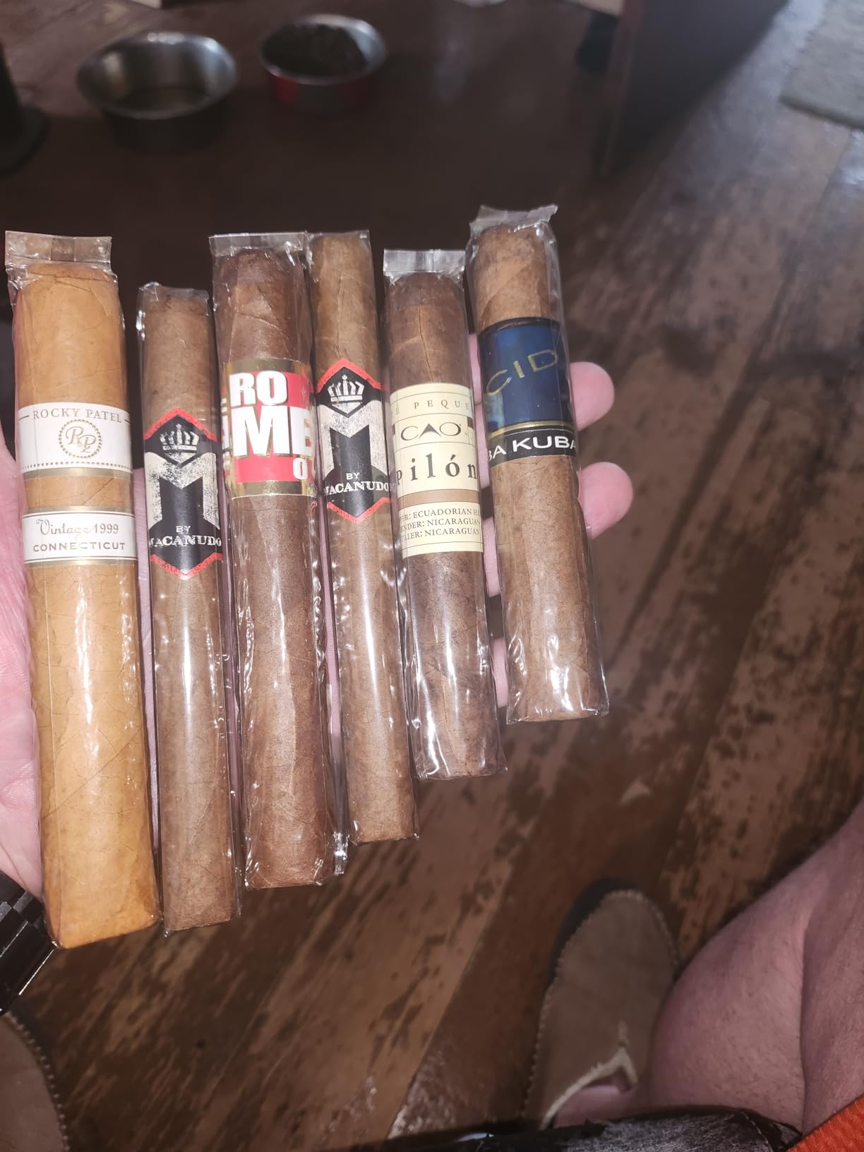 AMANCY Classy Cylindrical Hand Carry Cigar Case with Premium Cutter and Rest, Cedar Wood Lined Travel Cigar Holder Humidor kit with Built-In Hygrometer, Long Humidifier, and Dropper customer photo 1