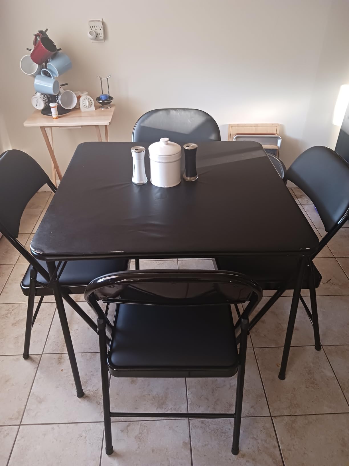 Nazhura 4 Pack Folding Chairs with Padded Vinyl Cushion Chairs with Comfortable Cushion and Durable Steel Frame for Home and Office, for Indoor and Outdoor Events (Kahki Vinyl Padding 4 Pack) customer photo 1