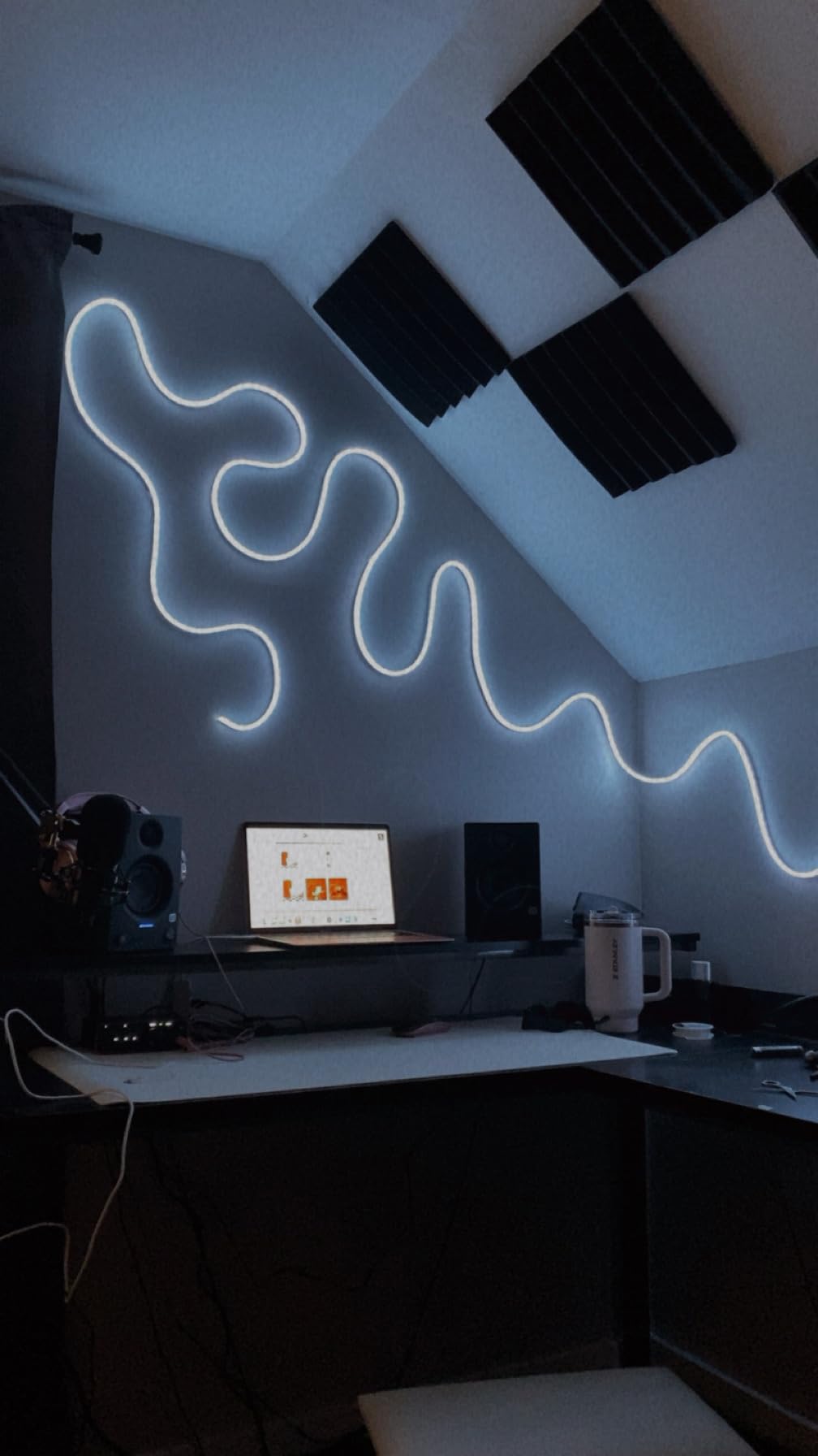 AILBTON 20Ft Neon Rope Lights,Flexible Led Rope Lights Control with App/Remote,Multiple Modes Music Sync Gaming RGB Led Neon Lights for Bedroom Outdoor customer photo 1