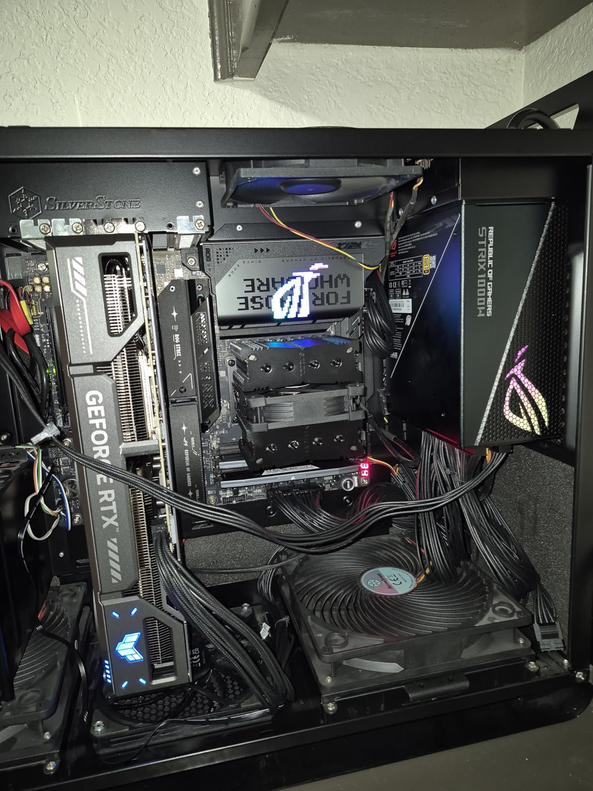 ASUS ROG Strix 1000W Gold Aura Edition (Fully Modular Power Supply, 80+ Gold Certified, ATX 3.0, Cybenetics Lambda A+ Certification, PCIe Gen 5.0 Ready, Axial-tech Fan, Aura Sync, 10-Year Warranty) customer photo 2