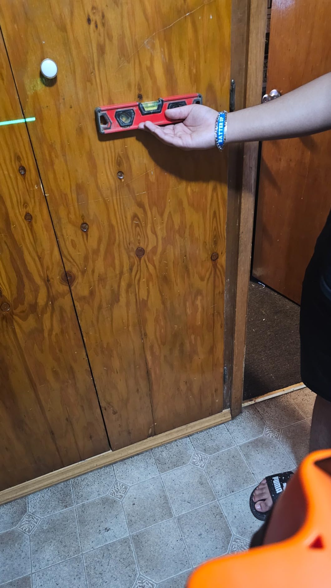 VEVOR Rotary Laser Level 2000ft,360 Degree Self Leveling Green Cross Line Laser,5 Rotation Speeds&4 Scanning Angles Adjustment,IP66 Waterproof Remote Control Manual Self-leveling Mode,Battery Included customer photo 2