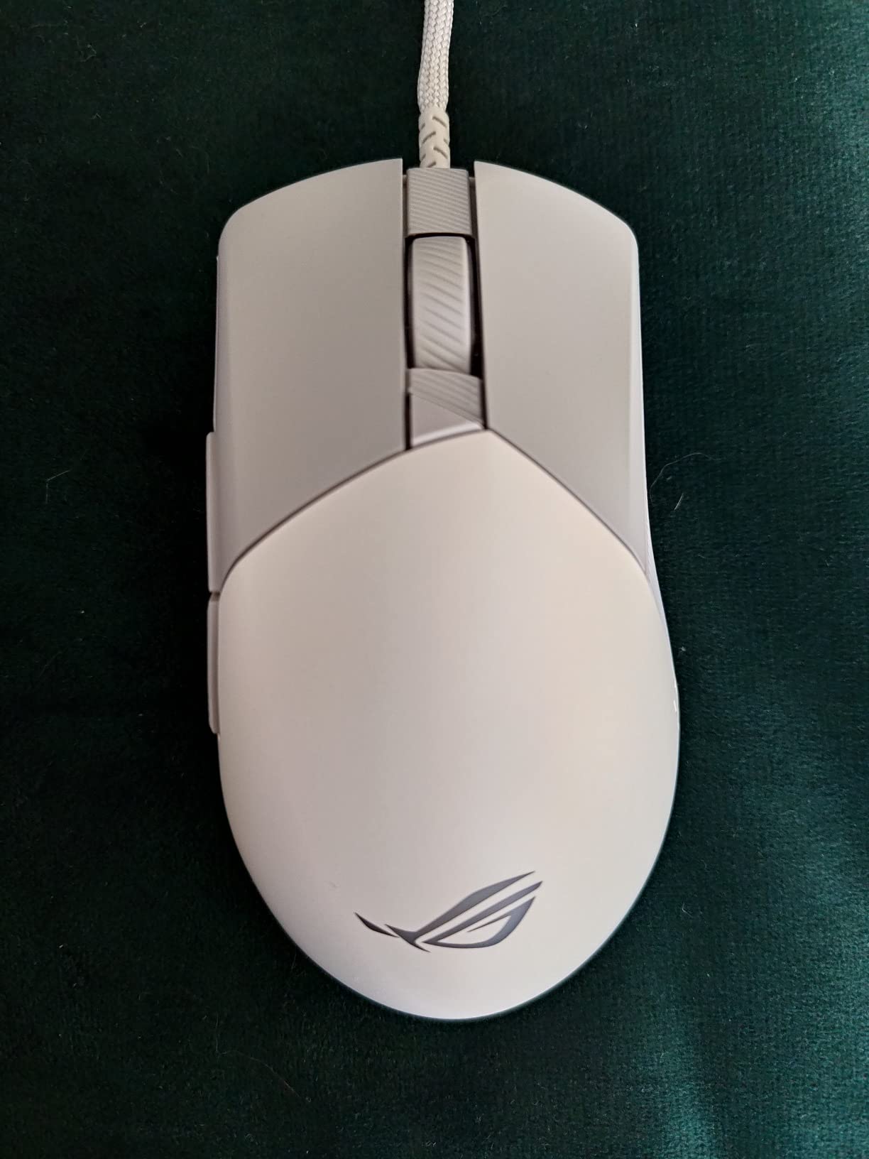 ROG Gladius III Wireless Aimpoint Gaming Mouse - Right-Handed Ergonomic, 79g, Tri-Mode Connectivity, 36K DPI, up to 119Hr Battery, Hot-Swappable Switches, PC/Mac Support - Black customer photo 2