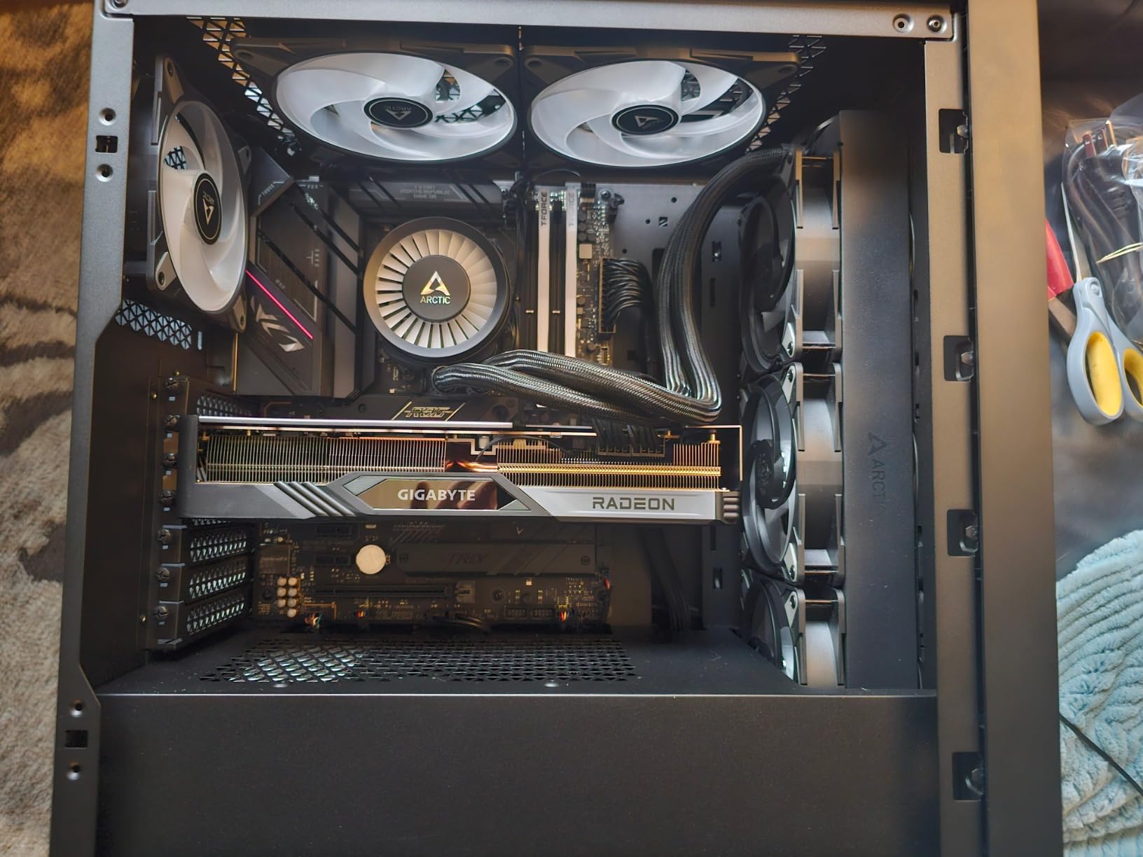 (3-Pack) ARGB Extension Cable, 5V 3-Pin Addressable RGB Cable, 1-to-1 Female to Female for Extending Computer PC Fans/LED Lights, 30cm / 11.8in customer photo 1