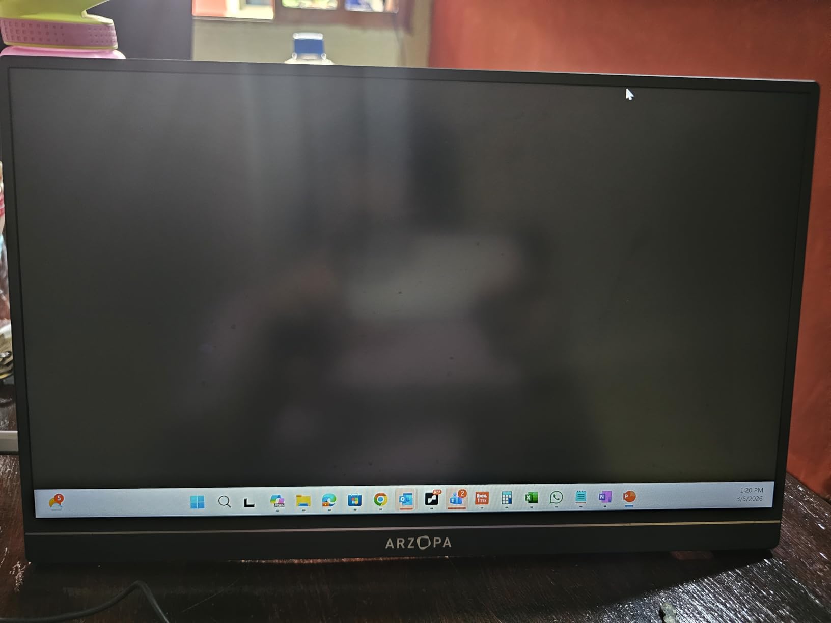 ARZOPA Portable Monitor 15.6'' FHD 1080P - Ultra-Slim Portable Laptop Monitor with Kickstand - IPS Display for PC, MAC, Phone, Xbox, PS5 - USB C & HDMI Connectivity - A1 customer photo 1