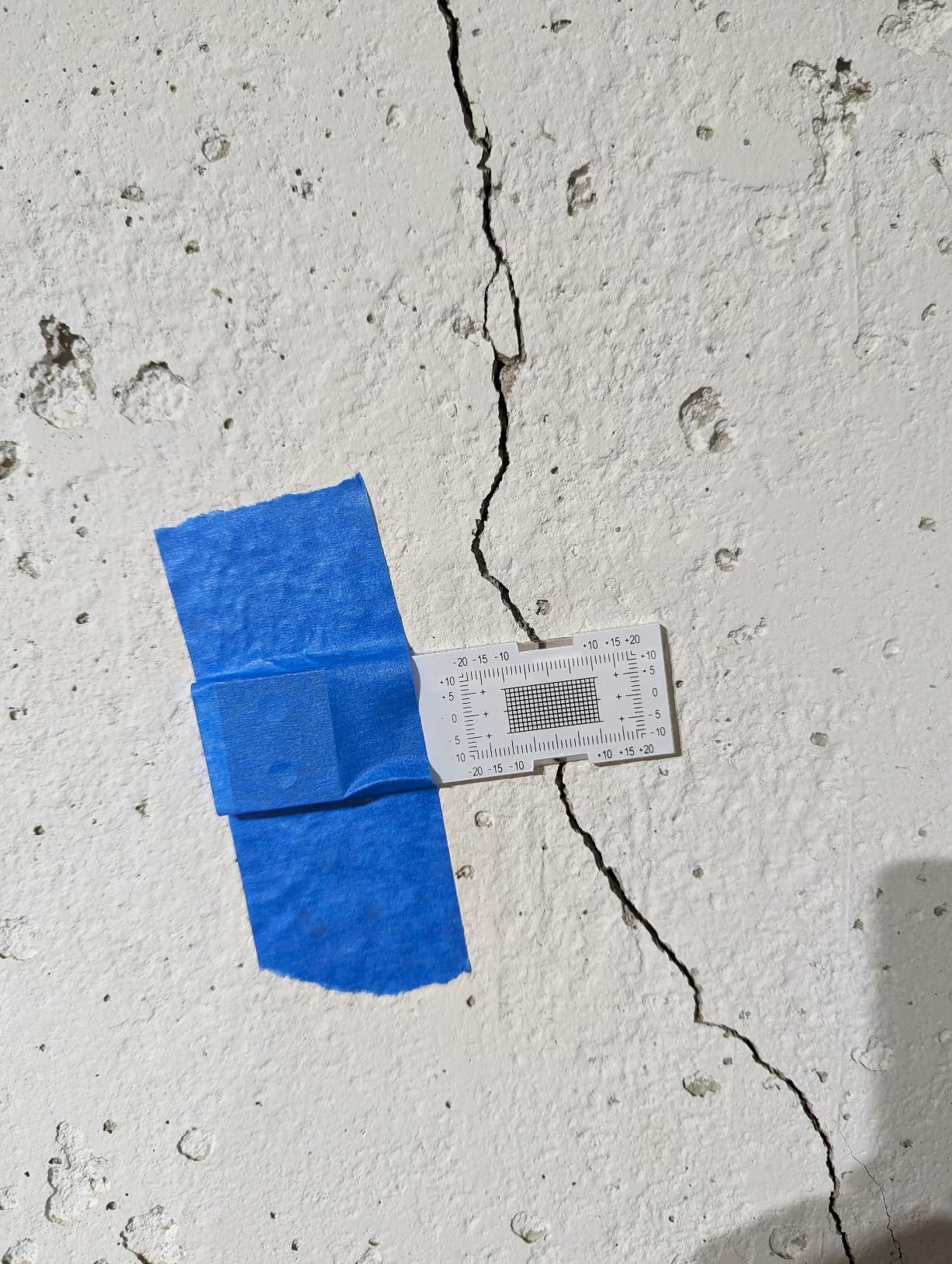 Standard Tell-Tale Crack Monitor, cover ±20 mm (±0.79