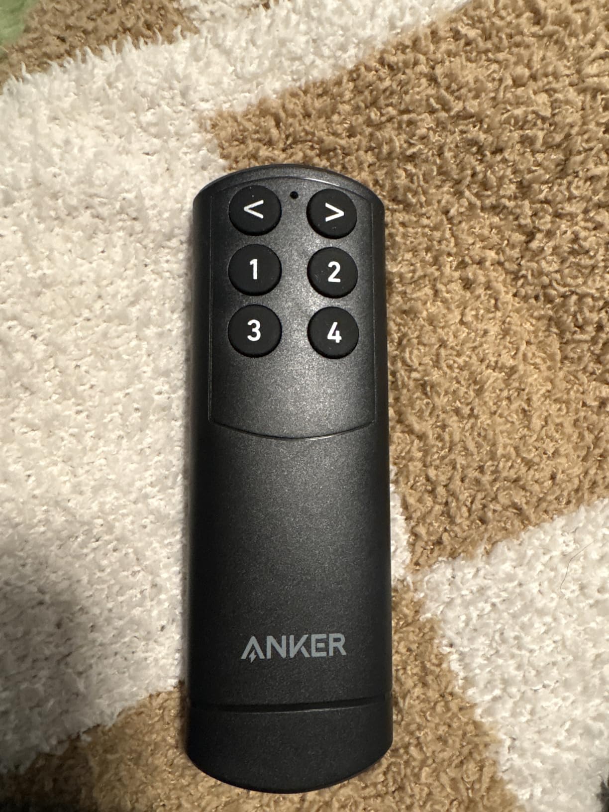 Anker HDMI Switch, 4K@60Hz HDMI Switcher, 4 in 1 Out with Smooth Finish, Supports HDR/3D/Dolby/DTS, Compatible with Laptops,PC,Xbox,PS5/PS4,Projector customer photo 1